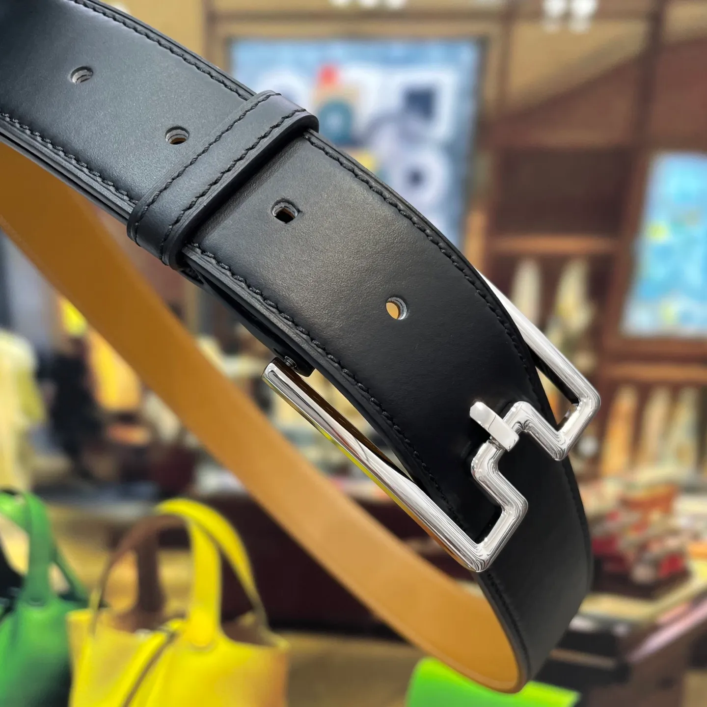 💰520💰Full set of packaging💰 💍Purchase level Hermes⚡️🌹The cabinet sister recommends sharing H Width 35mm Premium double-sided original leather with boutique buckle, boutique high quality⚡️🌹Seiko production, detailed pictures, gold medal sales cabinet sister real-life shooting, high-end luxury