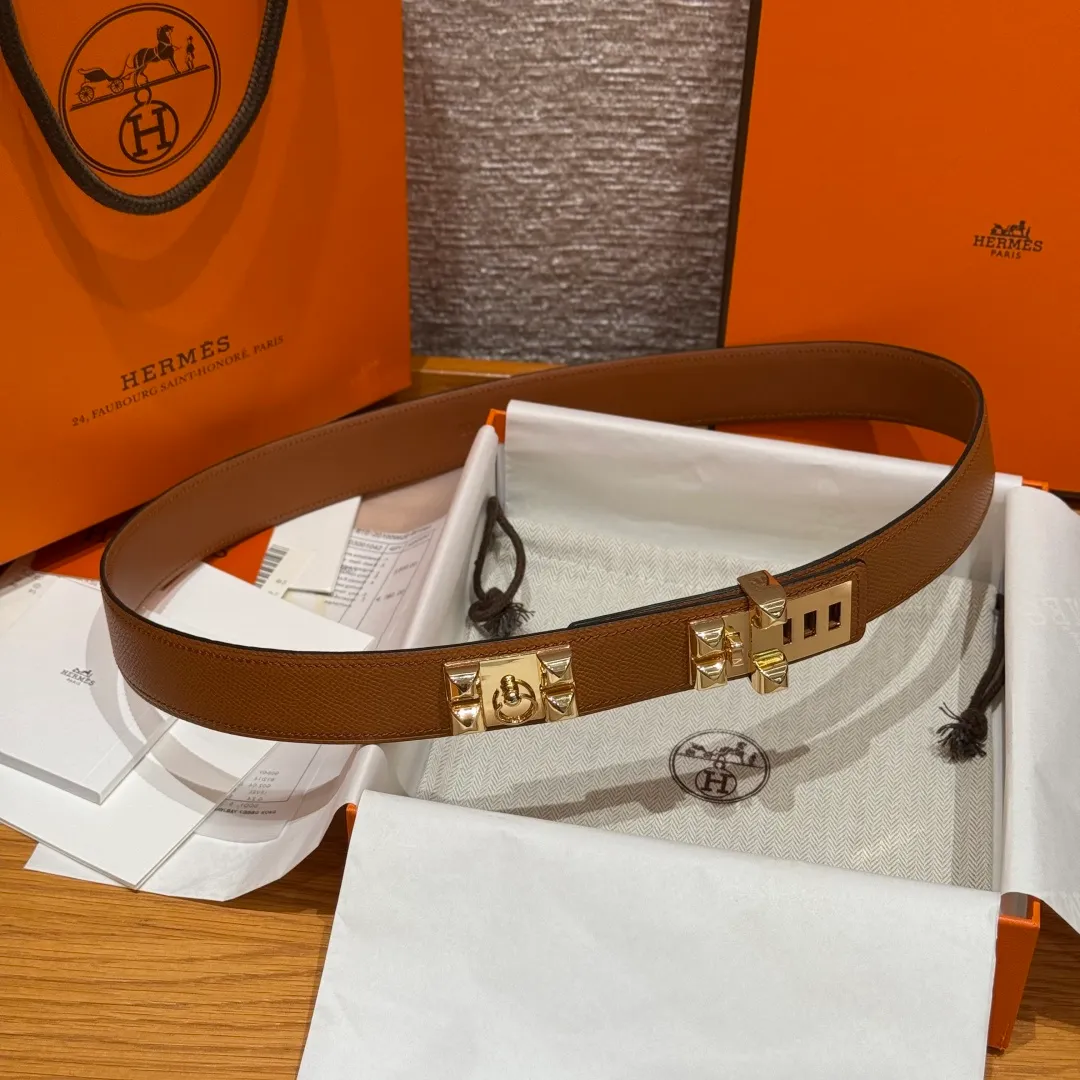 💰560💰Full package💰 💍Purchase level Hermès ⚡️🌹Collier de Chien 32 belt Crocodile🐊 embossed calfskin belt with metal belt buckle. This Collier de Chien belt continues the rock style and has been upgraded. The narrow design highlights daily fashion. Width: 32mm