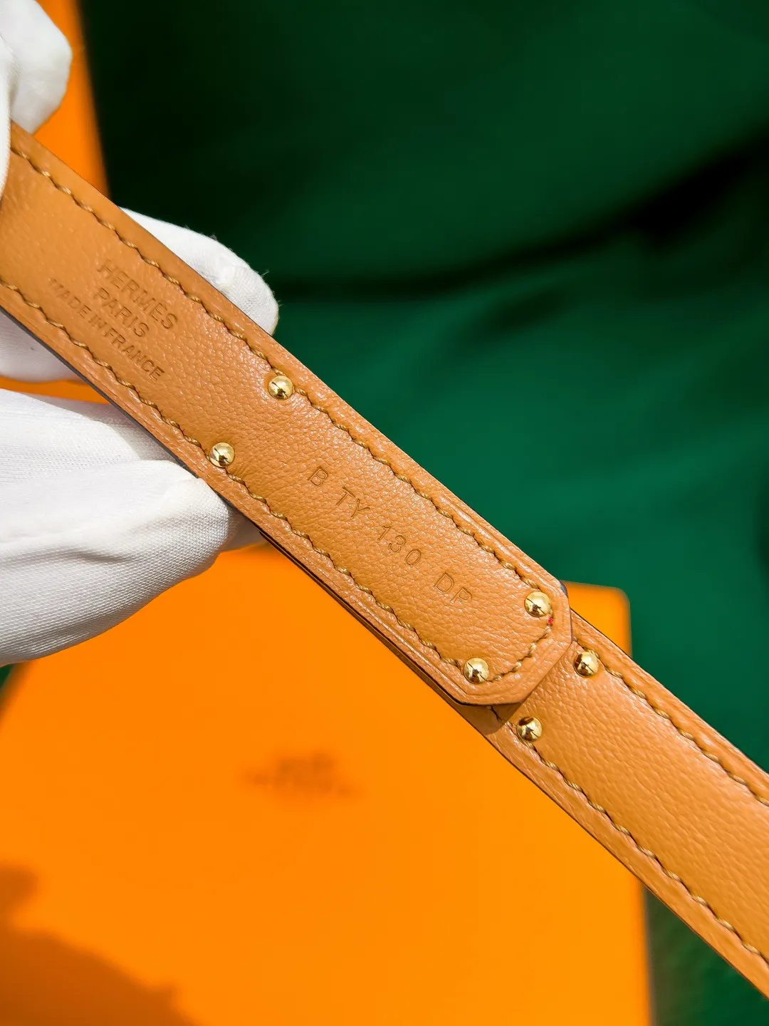 💰498💰Full package💰 💍Purchase level Hermès ⚡️🌹Kelly classic women's belt Width 1.8cm Classic elastic belt (one size fits all) Top layer EP palm print calfskin with golden brown calfskin bottom, semi-hand-sewn. Stainless steel buckle (gold silver)