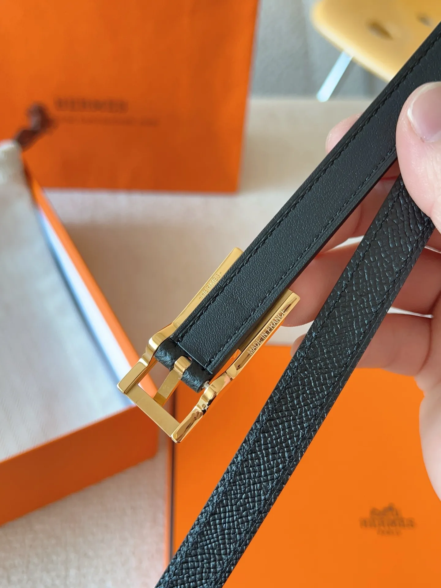 💰520💰Full set of packaging💰 💍Purchase level Hermes pin buckle series official website synchronized. Reversible leather belt in Swift and Epsom calfskin with metal belt buckle. The Lucky belt features a signature padlock that swings gracefully beneath the belt buckle, creating a fashionable accessory you won't want to put down. Belt width: 1.5cm