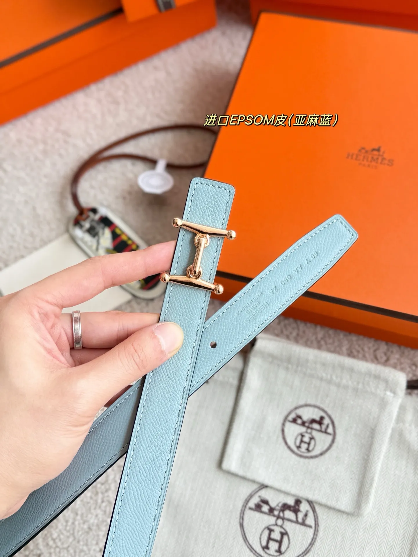💰440💰Full set of packaging💰 💍Purchase level Hermès Width 2.5cm⚡️🌹Line blue MORS H Fine hardware with imported epsom leather Hermes women's belt is highly praised for its exquisite craftsmanship, high-quality materials and classic design. It is the top choice for women's belts. It is simple and elegant. The product has a delicate feel. It is not only a practical accessory, but also adds highlights to the overall look.
