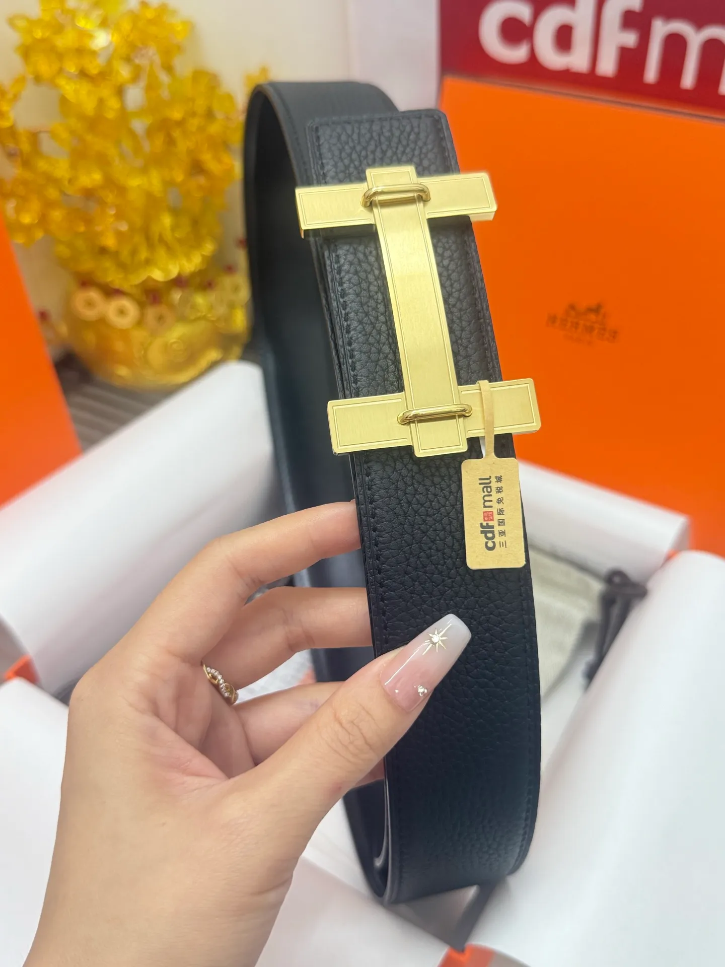 ✅Width: 𝟯.𝟴𝗰𝗺 ❑ Hermès « Comes with a full set of 🛍 original packaging at the counter » Original imported 𝐓𝐎𝐆𝐎 calfskin + fine pure steel ❑ Purchasing genuine goods · Fine and perfect wiring, exquisite and neat details ❗️Original high quality P480