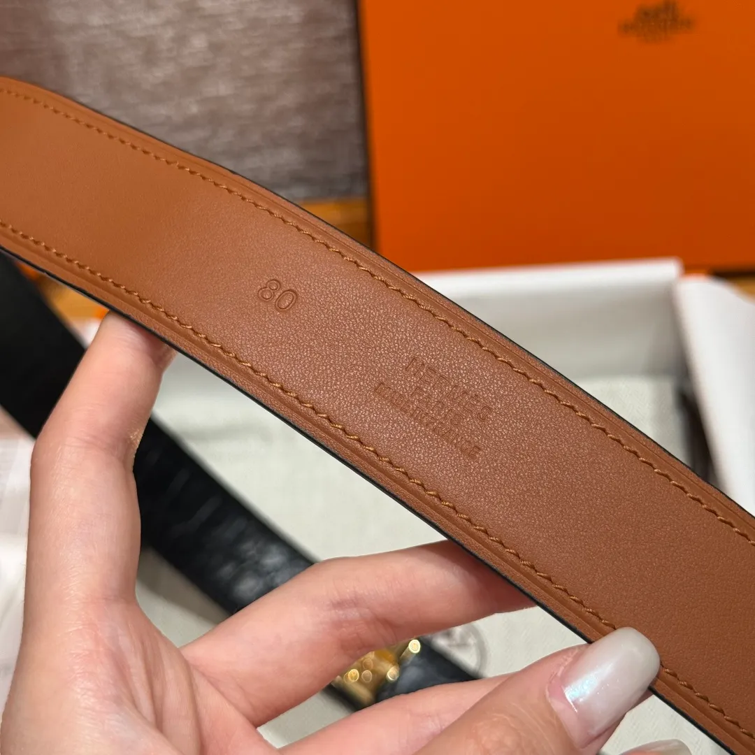 💰560💰Full package💰 💍Purchase level Hermès ⚡️🌹Collier de Chien 32 belt Crocodile🐊 embossed calfskin belt with metal belt buckle. This Collier de Chien belt continues the rock style and has been upgraded. The narrow design highlights daily fashion. Width: 32mm