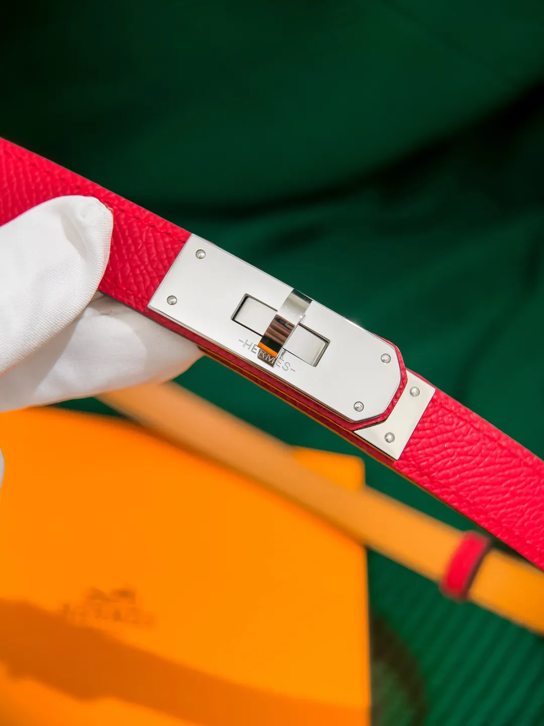 💰498💰Full package💰 💍Purchase level Hermès ⚡️🌹Kelly classic women's belt Width 1.8cm Classic elastic belt (one size fits all) Top layer EP palm print calfskin with golden brown calfskin bottom, semi-hand-sewn. Stainless steel buckle (gold silver)