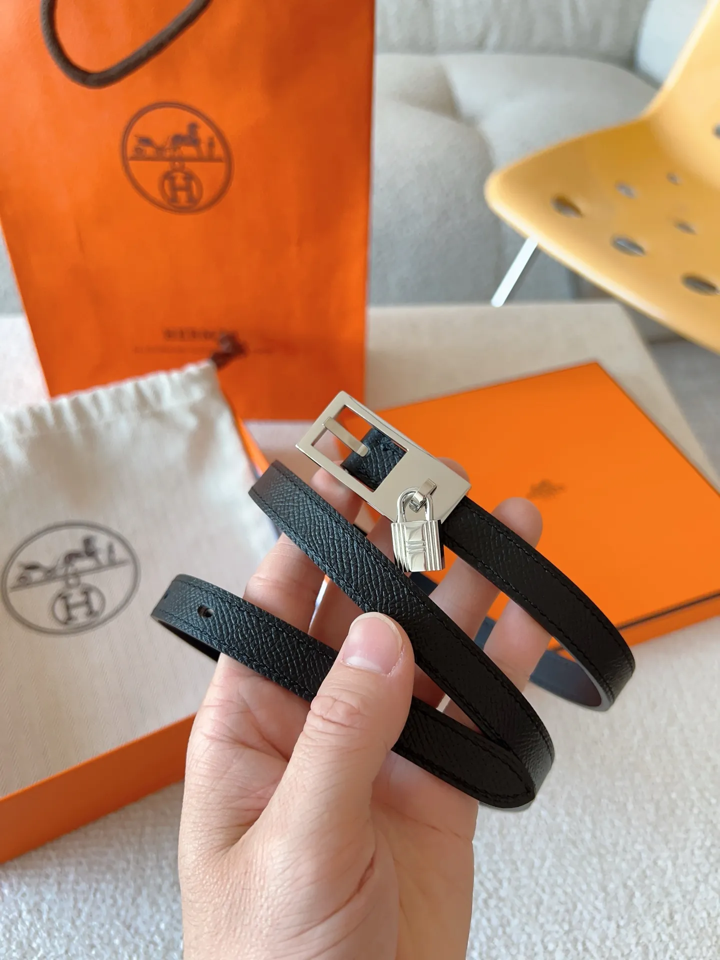 💰520💰Full set of packaging💰 💍Purchase level Hermes pin buckle series official website synchronized. Reversible leather belt in Swift and Epsom calfskin with metal belt buckle. The Lucky belt features a signature padlock that swings gracefully beneath the belt buckle, creating a fashionable accessory you won't want to put down. Belt width: 1.5cm