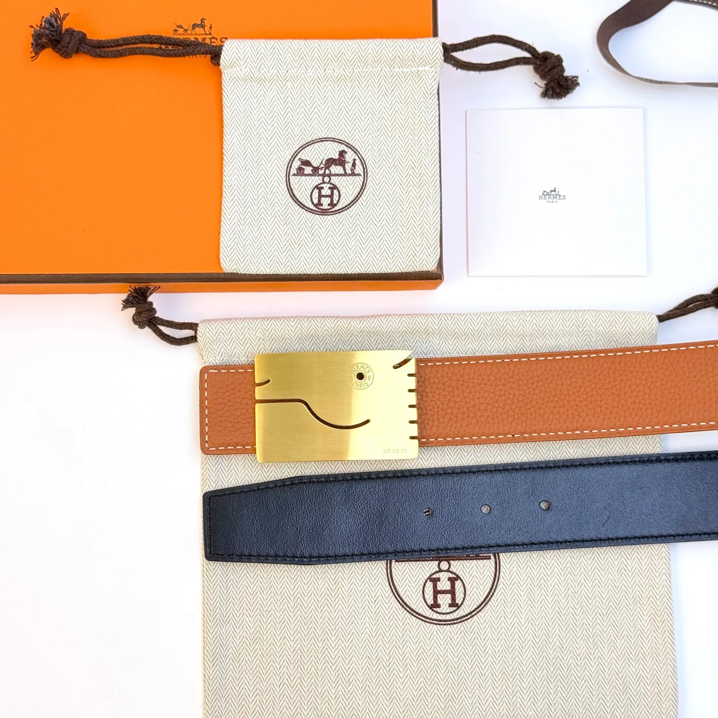 ❤️H 5382 Belt-Togo-38MM ❤️ 💰480💰Full package💰 💍Purchase level Hermès men's belts are highly respected for their exquisite craftsmanship, high-quality materials and classic designs, and are the top choice among men's fashion accessories. The most iconic design is the button with the "H" logo, which is simple, elegant and highly recognizable, suitable for business and leisure occasions. It is not only a practical accessory, but also a symbol of status and taste. Whether it is a business occasion or casual wear, it can add a sense of luxury and sophistication to the overall look.