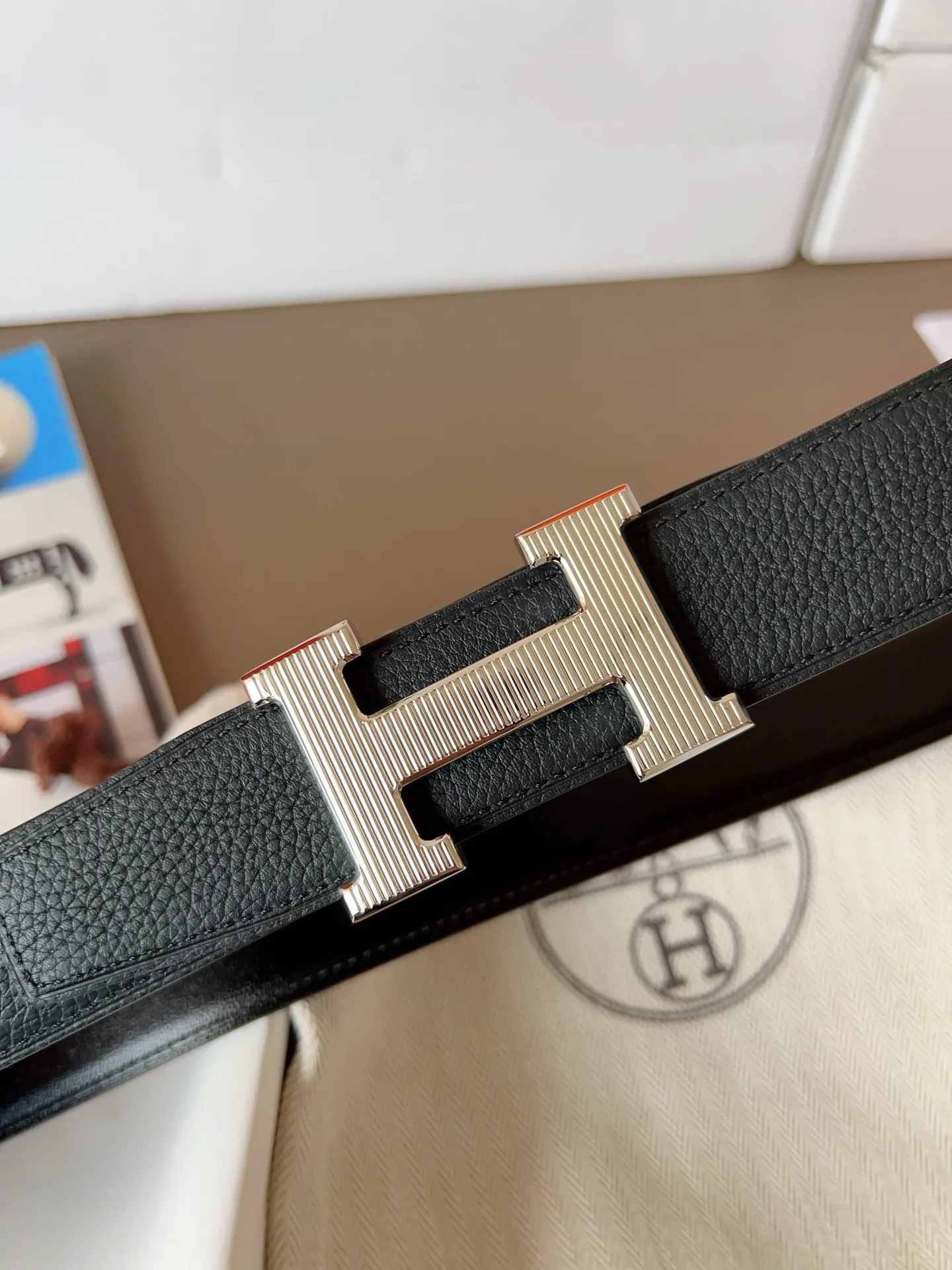 💰480💰Full set of packaging💰💍Purchase level Hermes "HERMES" new craftsmanship, original wiring 3.2cm, colors are black, earthy yellow, tin gray, coffee color, Prussian basket double-sided belt🇫🇷French original togo leather/A-grade steel buckle The quality is beyond doubt, there is no better, only the best,