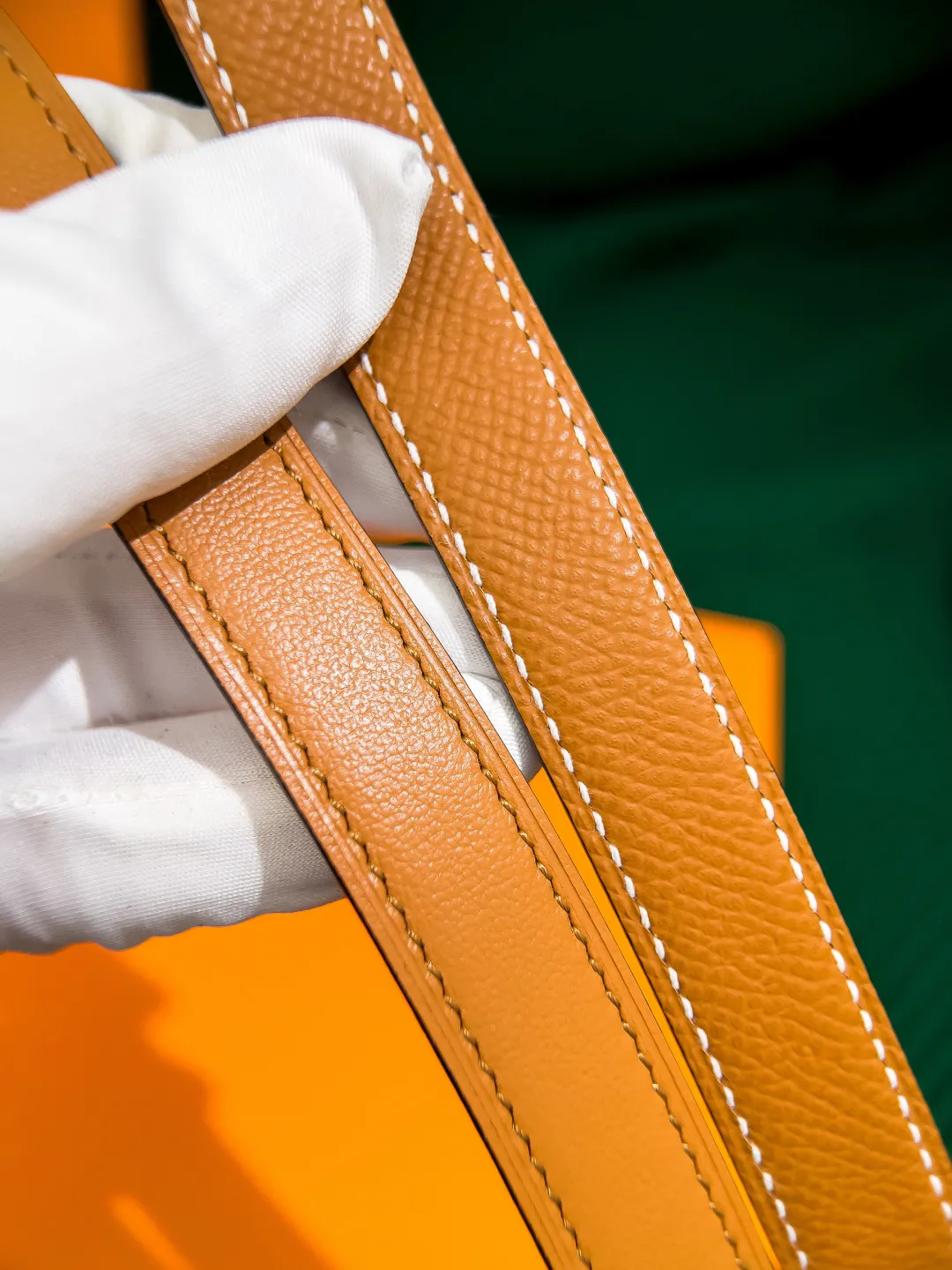 💰498💰Full package💰 💍Purchase level Hermès ⚡️🌹Kelly classic women's belt Width 1.8cm Classic elastic belt (one size fits all) Top layer EP palm print calfskin with golden brown calfskin bottom, semi-hand-sewn. Stainless steel buckle (gold silver)
