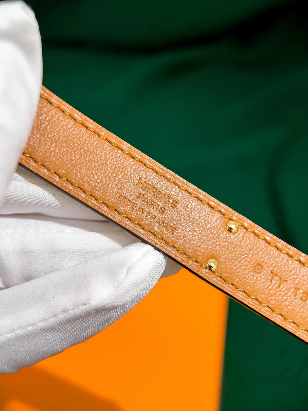 💰498💰Full package💰 💍Purchase level Hermès ⚡️🌹Kelly classic women's belt Width 1.8cm Classic elastic belt (one size fits all) Top layer EP palm print calfskin with golden brown calfskin bottom, semi-hand-sewn. Stainless steel buckle (gold silver)