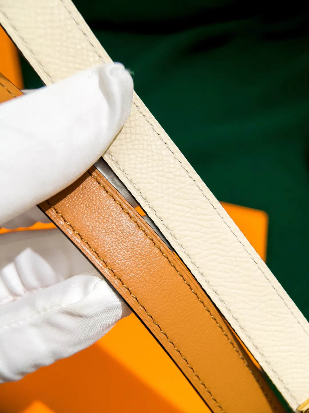 💰498💰Full package💰 💍Purchase level Hermès ⚡️🌹Kelly classic women's belt Width 1.8cm Classic elastic belt (one size fits all) Top layer EP palm print calfskin with golden brown calfskin bottom, semi-hand-sewn. Stainless steel buckle (gold silver)