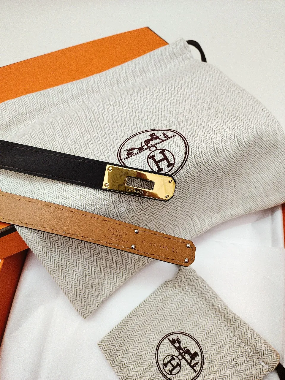 💰498💰Full package💰 💍Purchasing-grade Hermès chocolate color H-family French imported calfskin steel color buckle, simple and fashionable wear, 18mm wide You deserve it