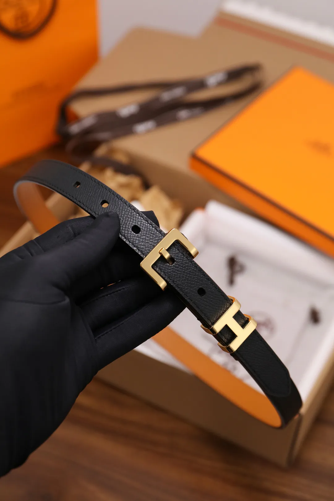 💰480💰Full package💰 💍Purchase level Hermès ⚡️🌹Ladies belt, width 2.0CM, top layer EP palm print calfskin with imported leather sole, fine workmanship, good quality. It's the perfect choice to pair with dresses and casual pants. Color; three colors, buckle: gold, silver, size: 90-110CM