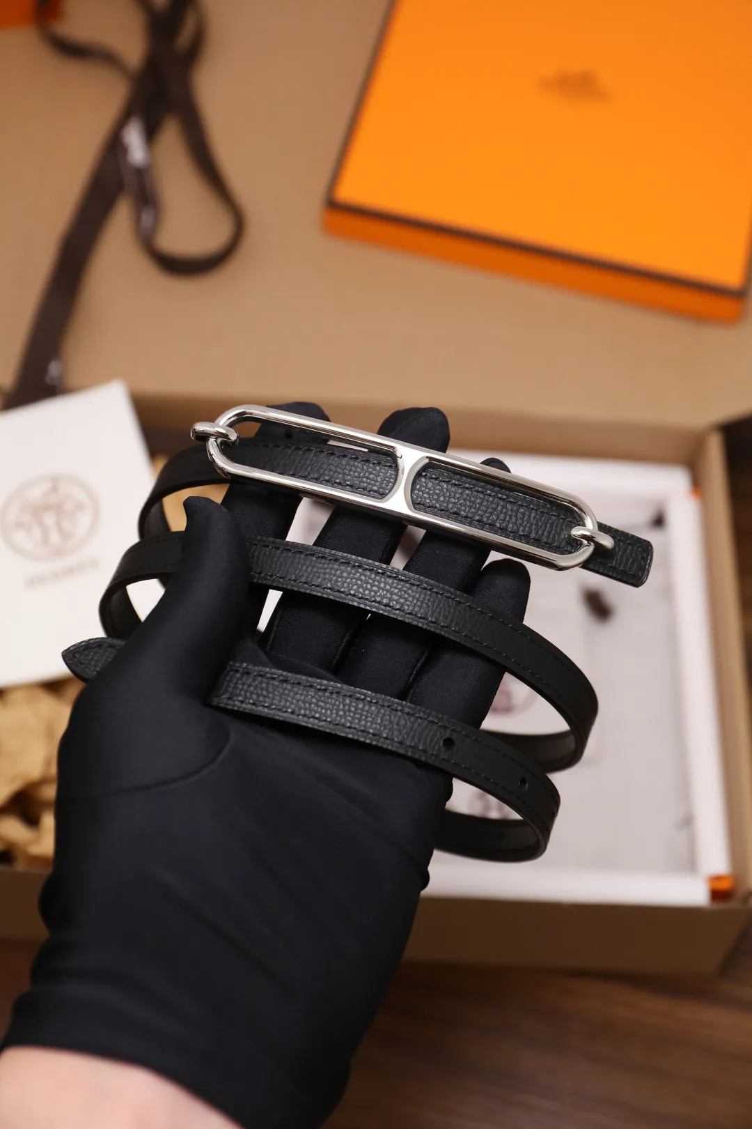 💰420💰Full package💰 💍Purchase grade Hermès⚡️🌹Width 1.3cm, first layer ep palmprint calfskin with plain calfskin base, double-sided. Dupu's diagonal stitching, Italian Finnis oil edges, and fine workmanship. Button head: pure copper, pure steel buckle (gold, silver) Size: 90-110cm