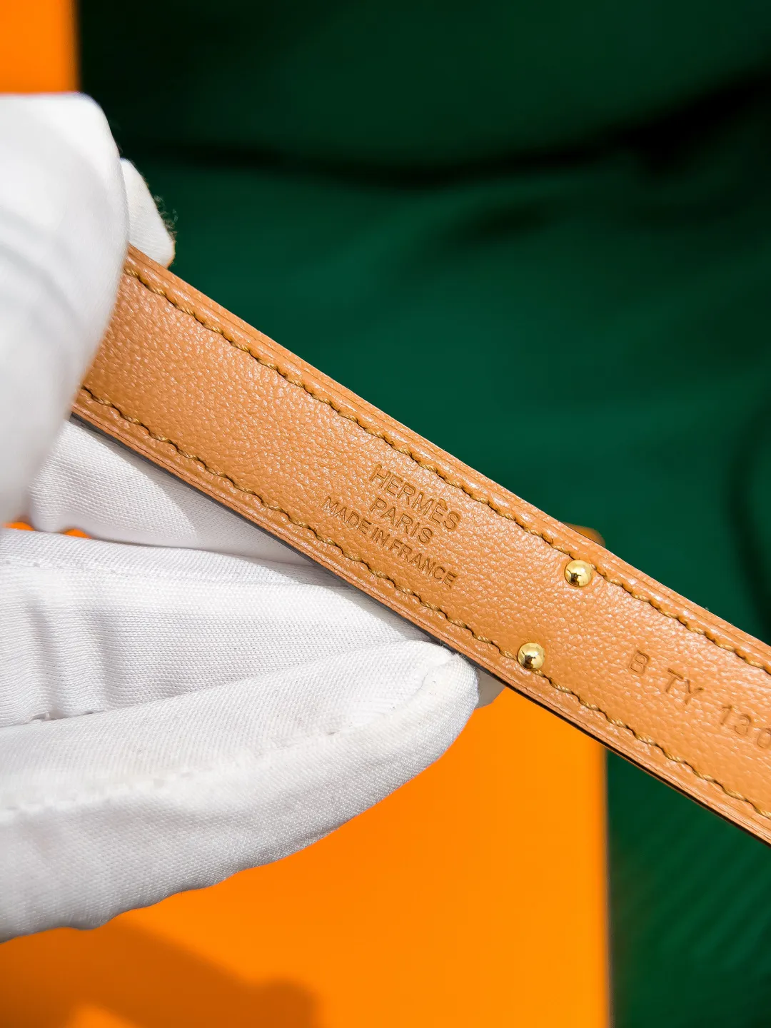 💰498💰Full package💰 💍Purchase level Hermès ⚡️🌹Kelly classic women's belt Width 1.8cm Classic elastic belt (one size fits all) Top layer EP palm print calfskin with golden brown calfskin bottom, semi-hand-sewn. Stainless steel buckle (gold silver)