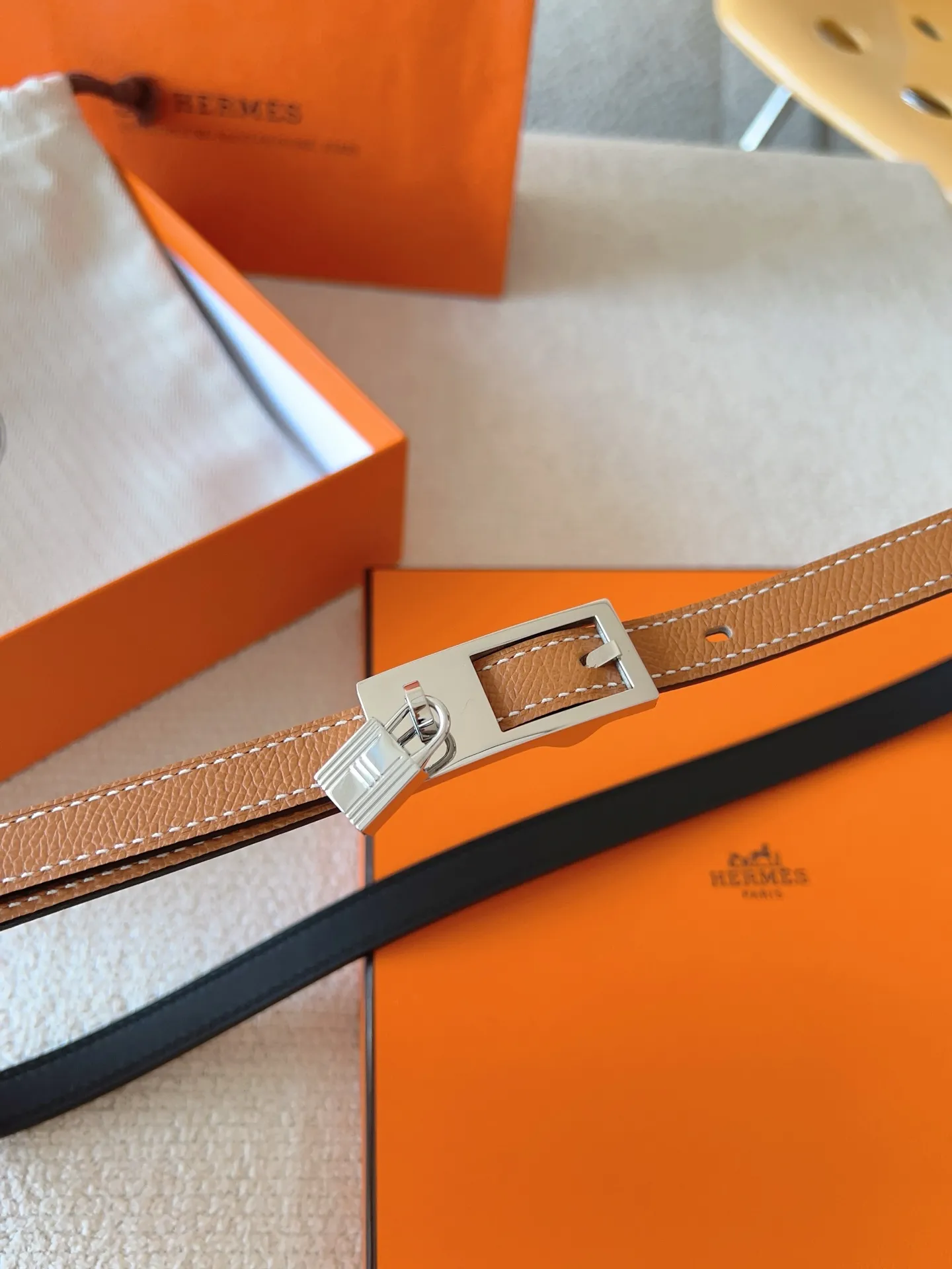 💰520💰Full set of packaging💰 💍Purchase level Hermes pin buckle series official website synchronized. Reversible leather belt in Swift and Epsom calfskin with metal belt buckle. The Lucky belt features a signature padlock that swings gracefully beneath the belt buckle, creating a fashionable accessory you won't want to put down. Belt width: 1.5cm