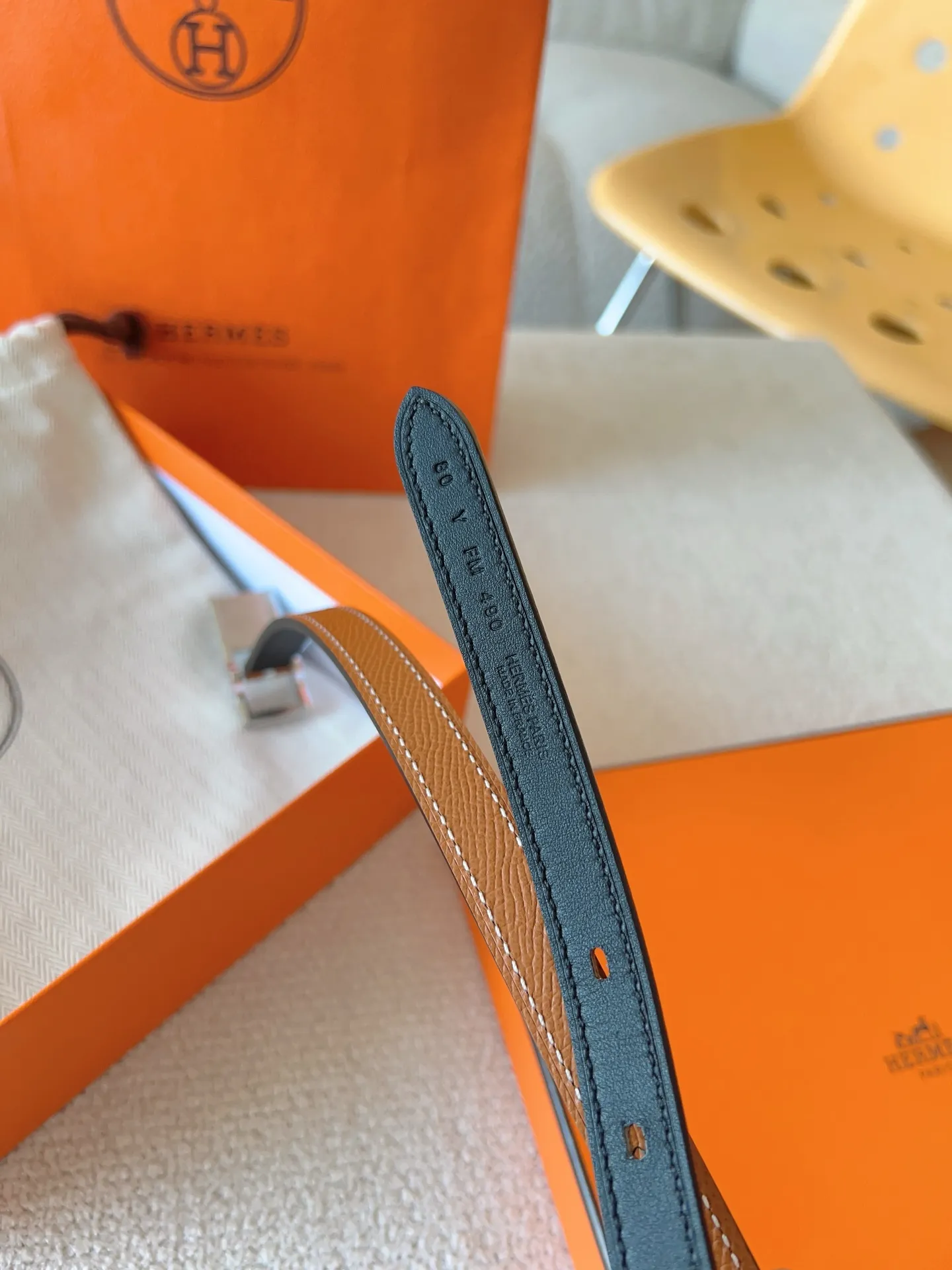 💰520💰Full set of packaging💰 💍Purchase level Hermes pin buckle series official website synchronized. Reversible leather belt in Swift and Epsom calfskin with metal belt buckle. The Lucky belt features a signature padlock that swings gracefully beneath the belt buckle, creating a fashionable accessory you won't want to put down. Belt width: 1.5cm
