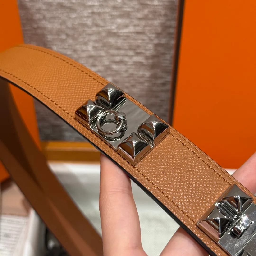 💰560💰Full package💰 💍Purchase level Hermès ⚡️🌹Collier de Chien 32 belt Crocodile🐊 embossed calfskin belt with metal belt buckle. This Collier de Chien belt continues the rock style and has been upgraded. The narrow design highlights daily fashion. Width: 32mm