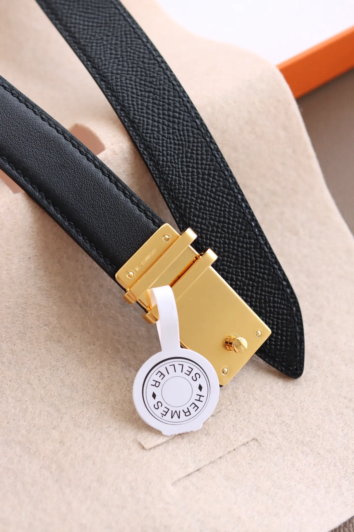 💰3320💰Full set of packaging💰 💍 HERMES original leather handmade ⚡️🌹waist bag/golden brown Elan Pocket 24～belt/size can hold Max large mobile phone, lipstick💄, ID, passport. In addition to being used as a waist bag, it can also be used as a cross-body bag and a chest bag. The size M leather is about 28-31 inches. There is room for length and you can punch holes if needed.
