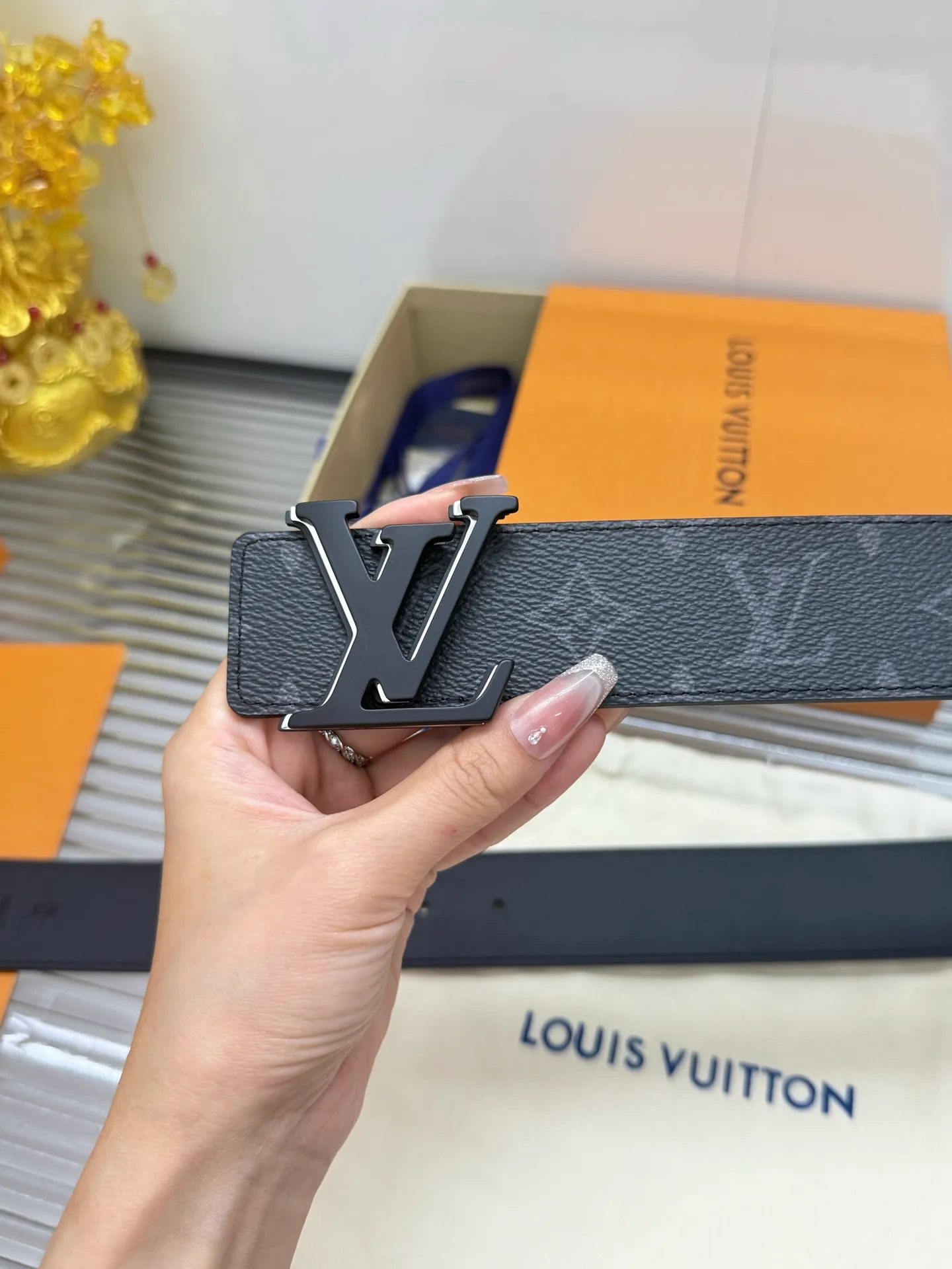 ✅Width: 𝟰.𝟬𝗰𝗺 ❑ Louis Vuitton classic black flower original leather/imported calfskin + fine pure copper hardware buckle💰480