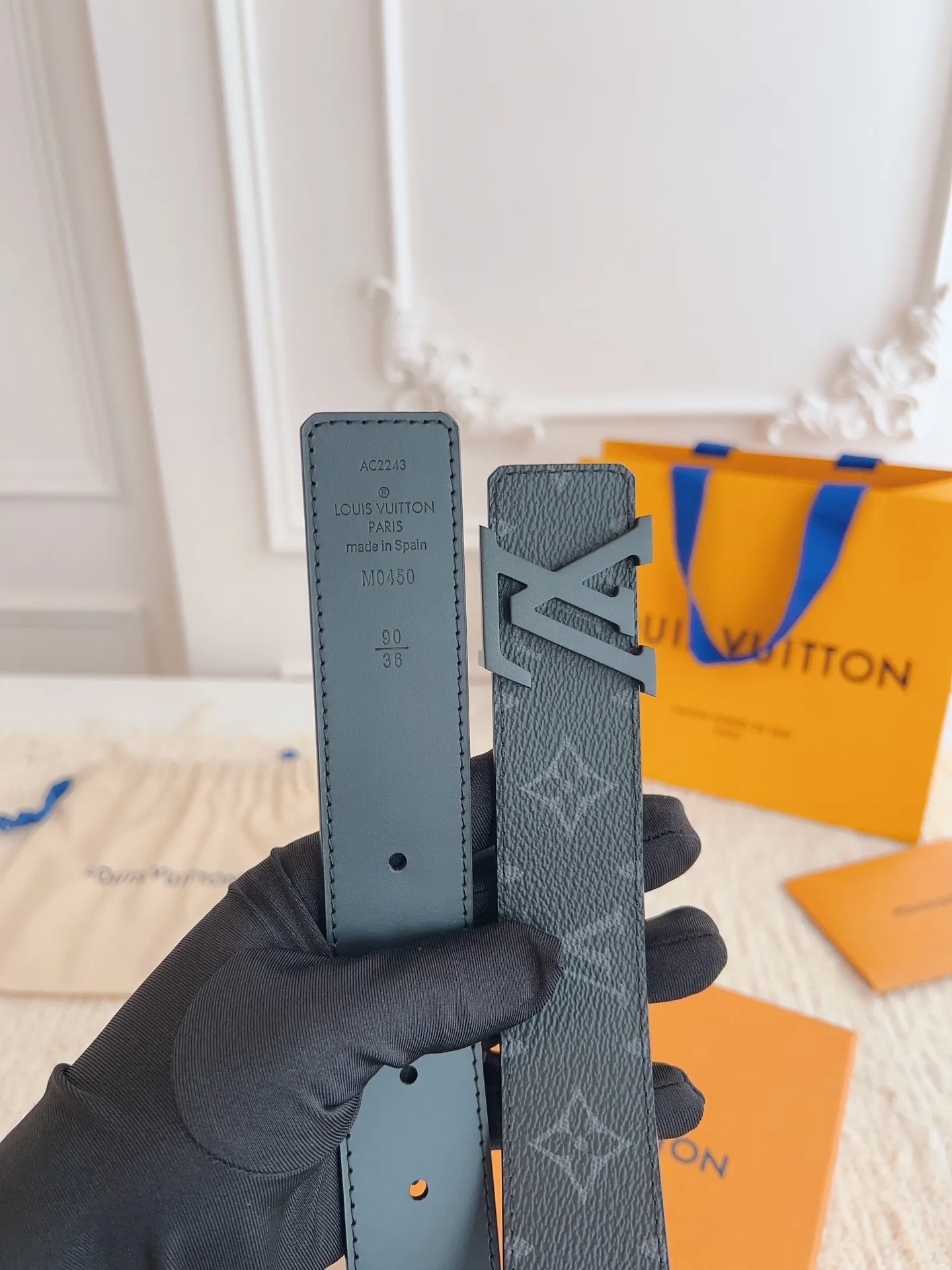 💰480💰Authentic packaging💰 💍Purchasing-grade LV 3.5cm wide M0450, classic black presbyopia, vacuum electroplated brushed gold/brushed gun hanging buckle, double-sided