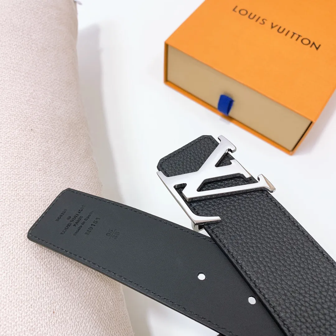 💰480💰Full package💰 💍Purchase level Lv imported pebbled cowhide classic men's belt, high-quality stainless steel letter head dual-use hanging buckle belt 4.0cm