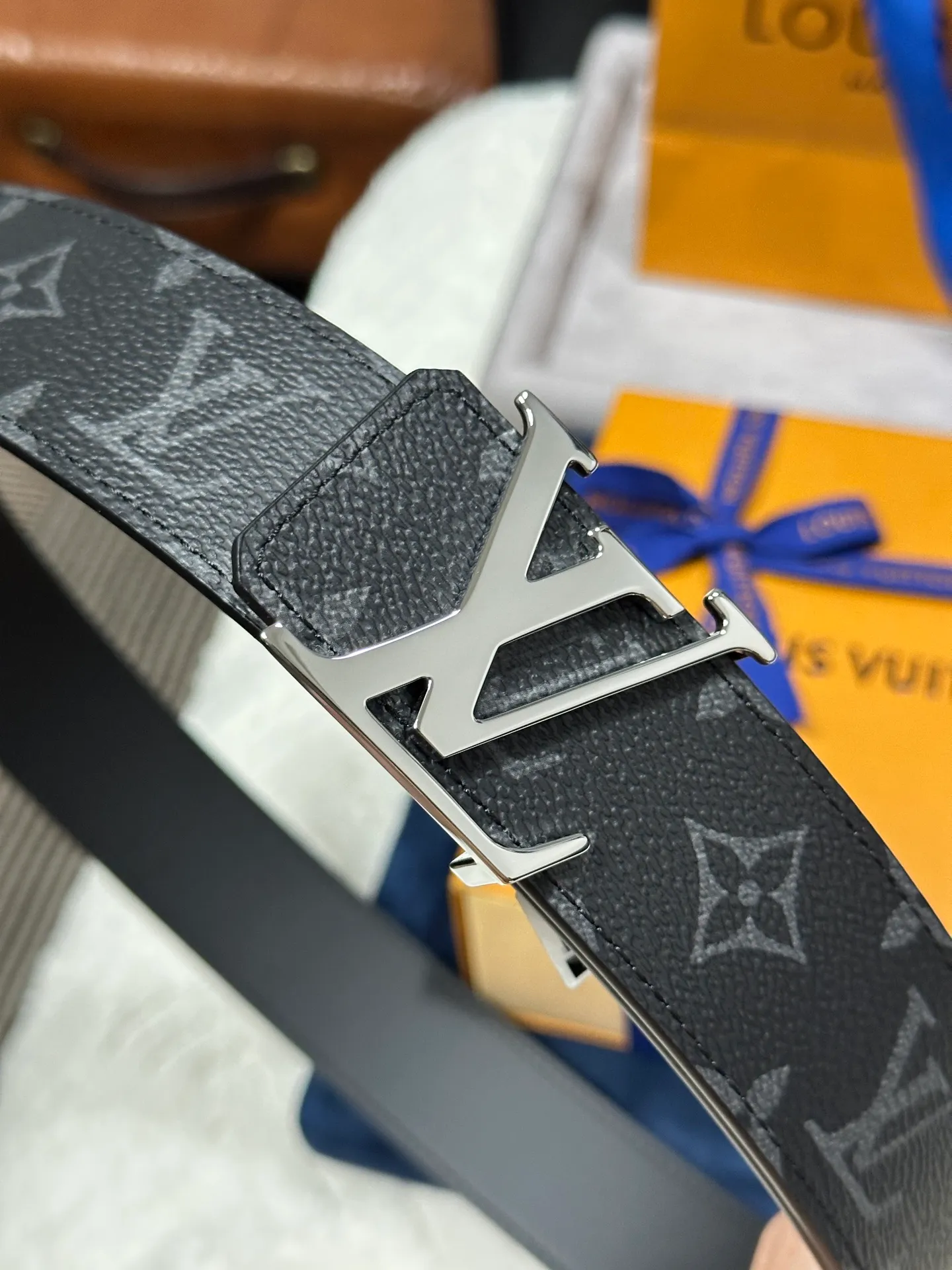 💰440💰Full set of packaging💰 💍Purchase grade LV Louis Vuitton M09043 Black Presbyopia Width 4.0cm Premium LV Buckle