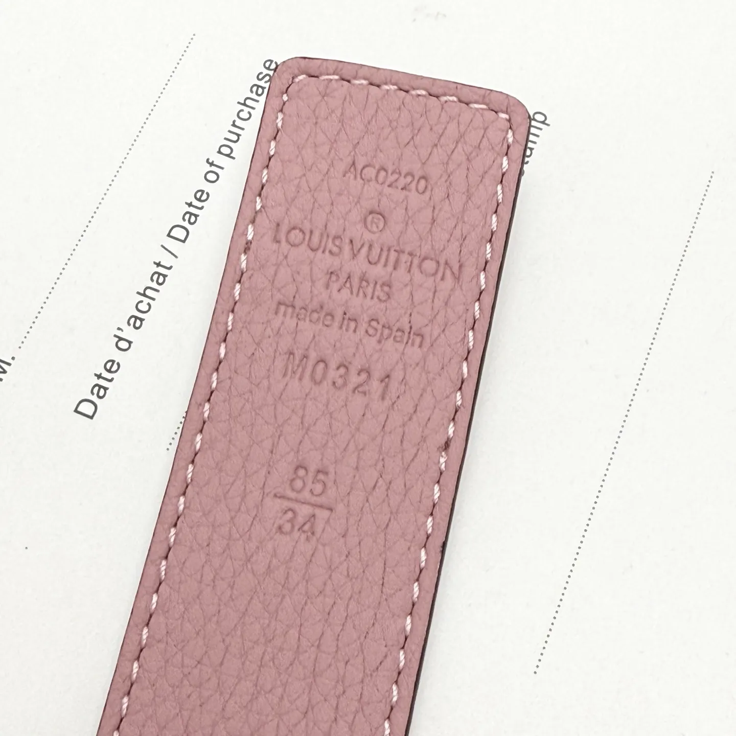 💰440💰Full package💰 💍Purchase level This style of LV Initiales⚡️Double-sided belt achieves two styles with a classic appearance⚡️Monogram canvas conveys leisure and comfort⚡️Grained cow leather reveals elegant style, matched with LV Initiales buckle⚡️Width 3.0cm