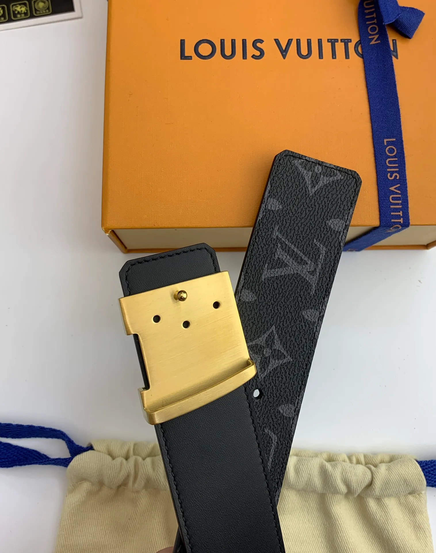 💰480💰Full package💰 💍Purchase-grade LV classic black presbyopic canvas belt, 40 mm wide, with new high-quality steel buckle, perfect match for business clothing. Timeless classic, zero difference from the original product