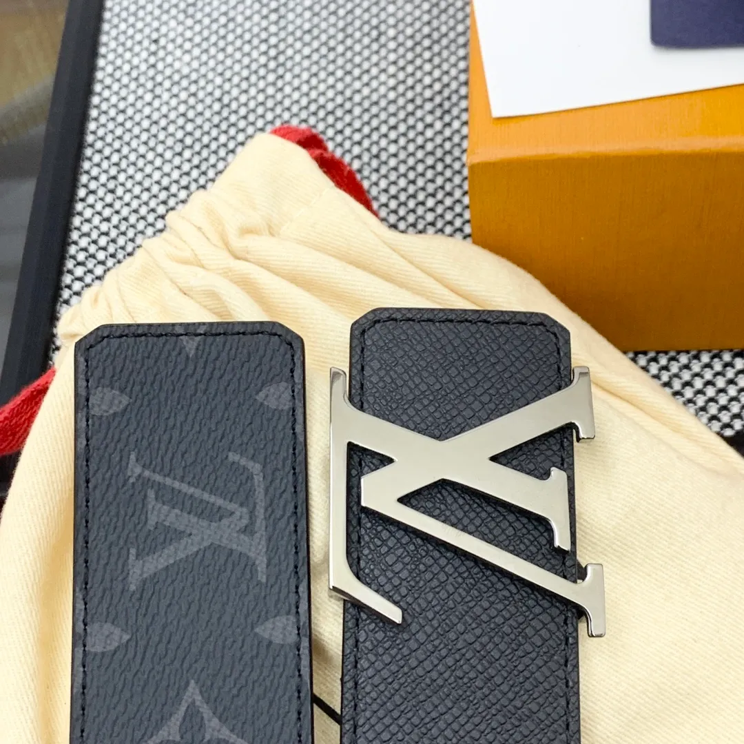 💰440💰Full package💰 💍Purchasing-grade Lv donkey brand👀⚡️🌹New men's belt Width 4cm Customized canvas fabric decorated with new pattern effect (pure color) ⚡️🌹Set off the imported calfskin color base Paired with exquisite letter buckle, great feel ⚡️🌹