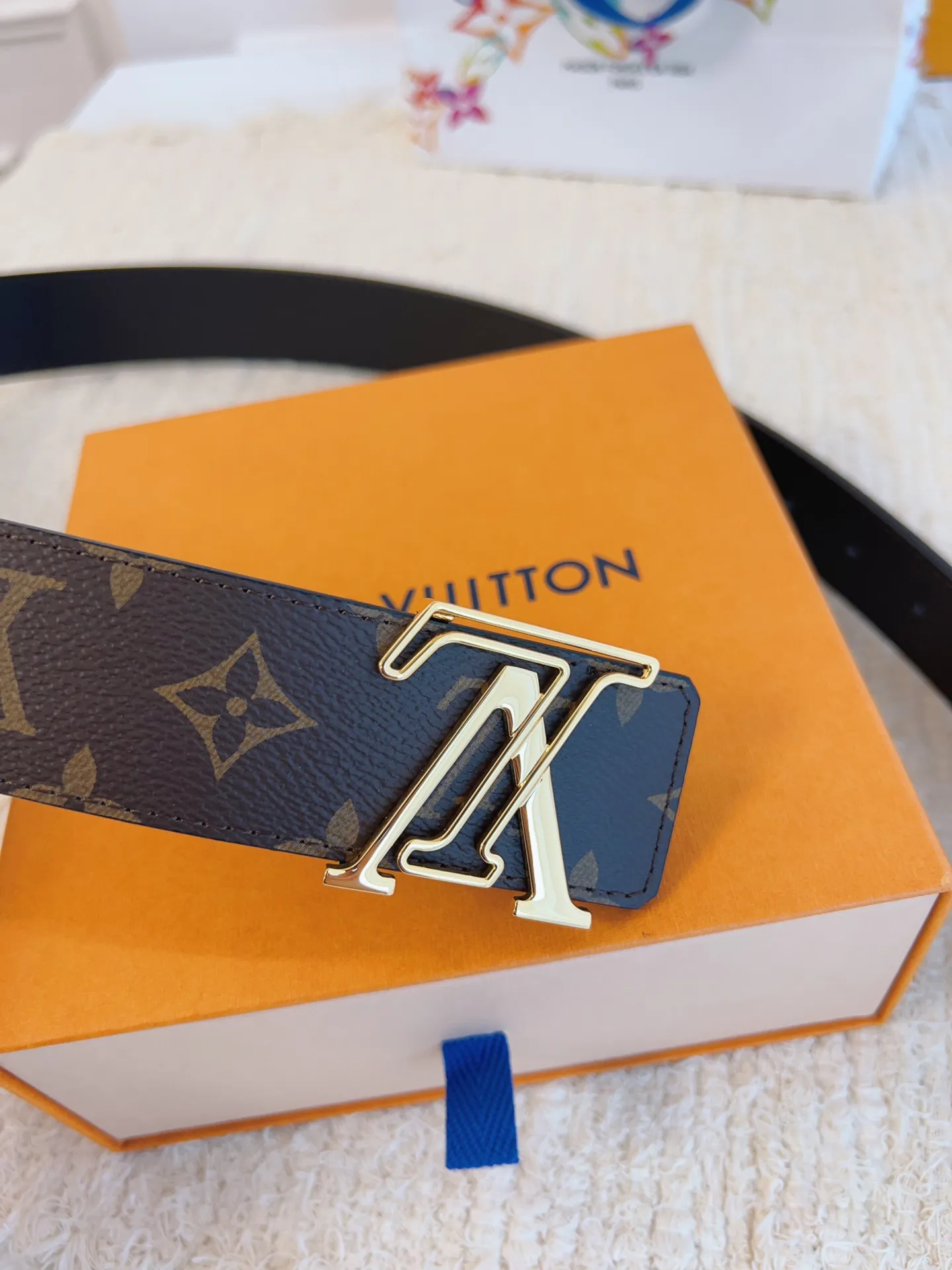💰480💰Authentic packaging💰 💍Purchase level LV new~⚡️Lvjia France🇫🇷Original leather material⚡️Size 4.0cm⚡️Imported hardware The hardware in the furnace is not what you see in the market iT water-adjusted hardware
