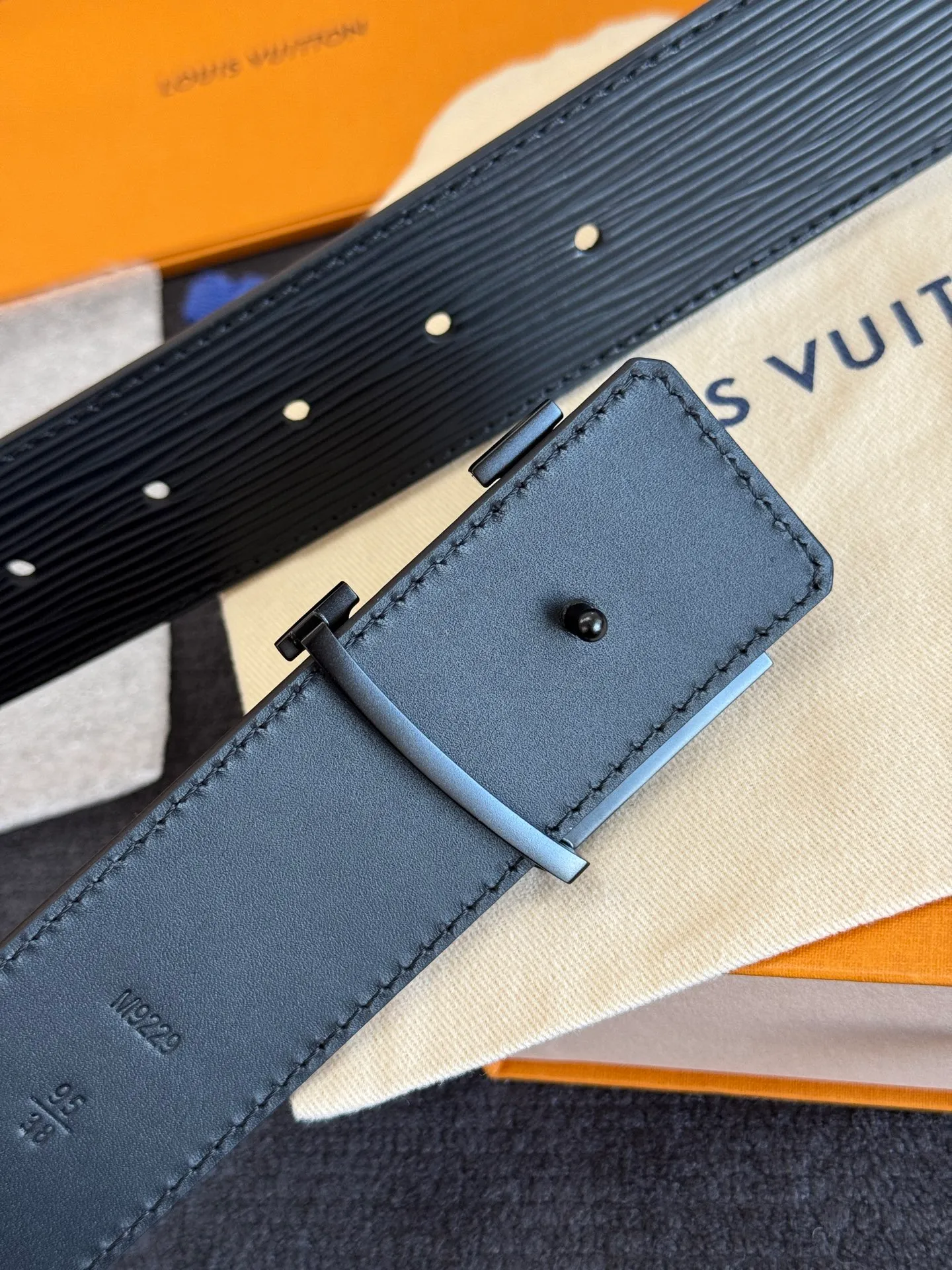 💰480💰Full set of packaging💰 💍Purchasing-grade LV OEM goods 4.0 width inspectable, genuine integrated casting hardware, original leather