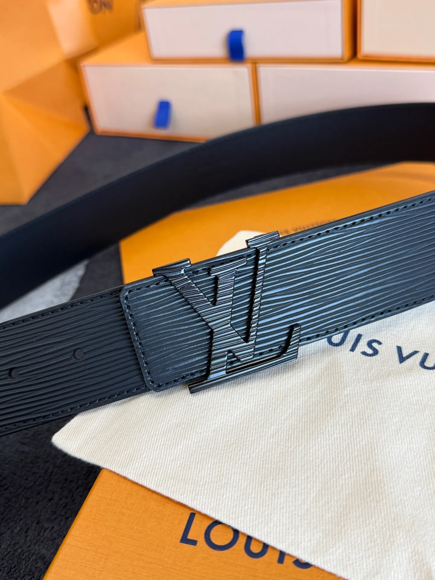 💰480💰Full set of packaging💰 💍Purchasing-grade LV OEM goods 4.0 width inspectable, genuine integrated casting hardware, original leather