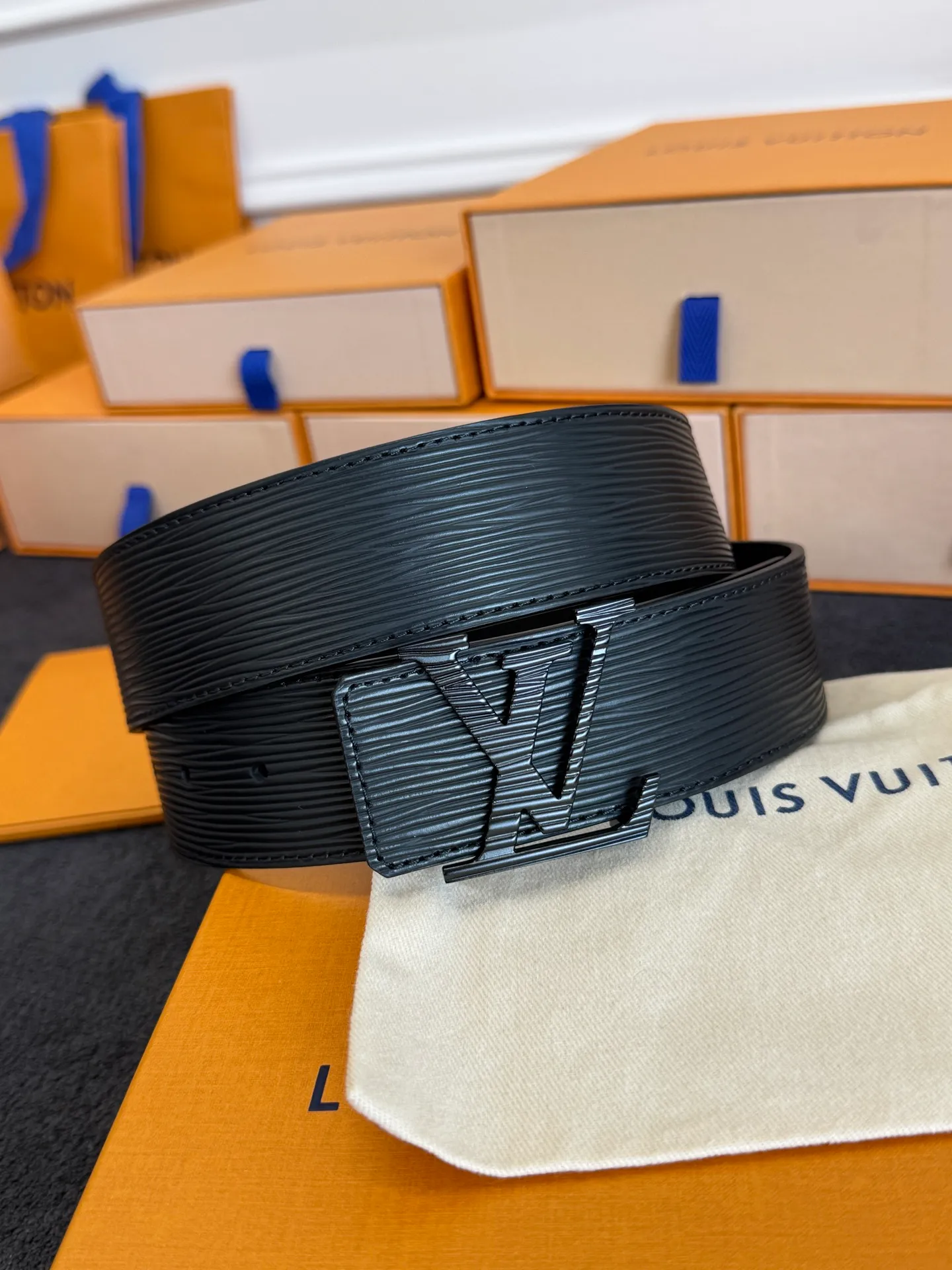 💰480💰Full set of packaging💰 💍Purchasing-grade LV OEM goods 4.0 width inspectable, genuine integrated casting hardware, original leather