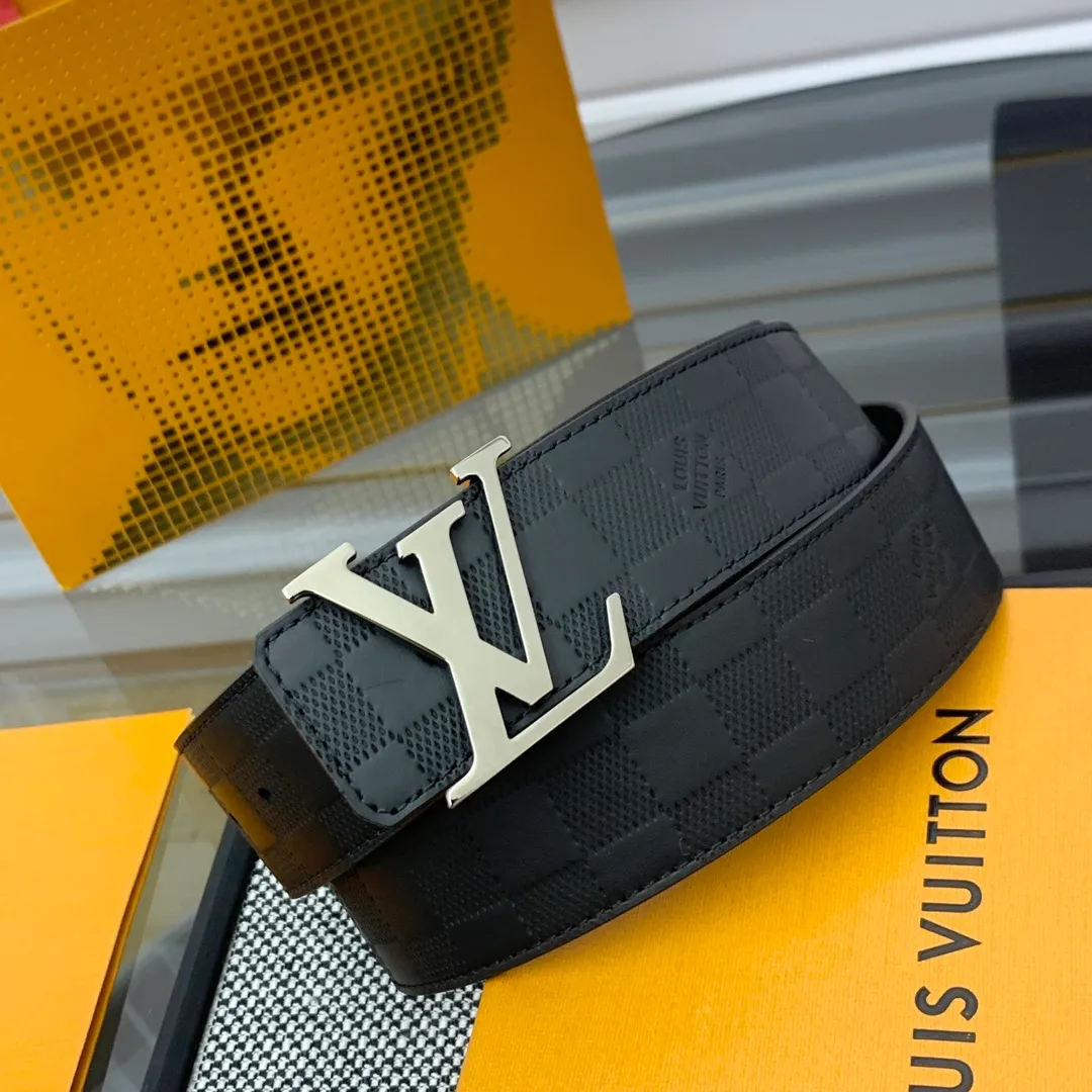💰480💰Full package💰 💍Purchasing-grade LV⚡️🌹Donkey Brand👀New men's belt Width 4cm ⚡️🌹Customized canvas fabric decorated with new pattern effect (pure color) Set off imported calfskin color base with exquisite letter buckle, great feel⚡️🌹Paired with the latest original gift box from the counter