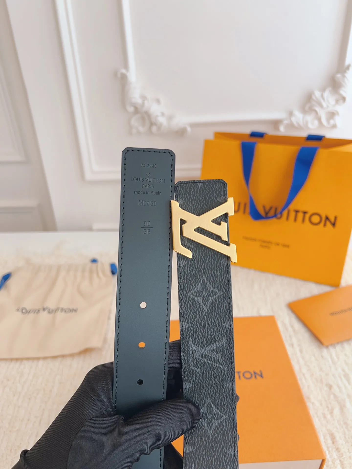 💰480💰Authentic packaging💰 💍Purchase grade LV 3.5cm wide M0450, classic black presbyopia, vacuum electroplating brushed gold/brushed white buckle, double-sided