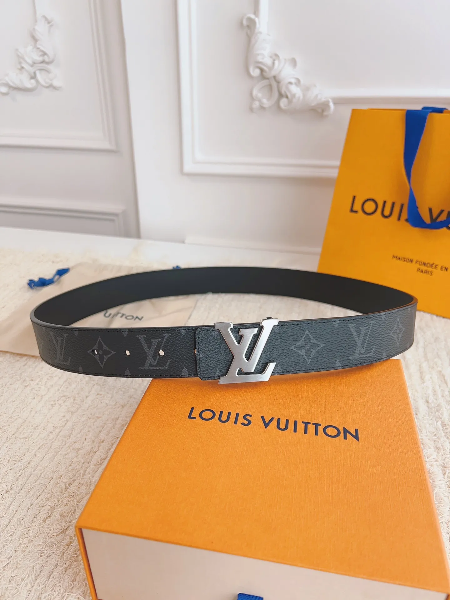 💰480💰Authentic packaging💰 💍Purchase grade LV 3.5cm wide M0450, classic black presbyopia, vacuum electroplating brushed gold/brushed white buckle, double-sided