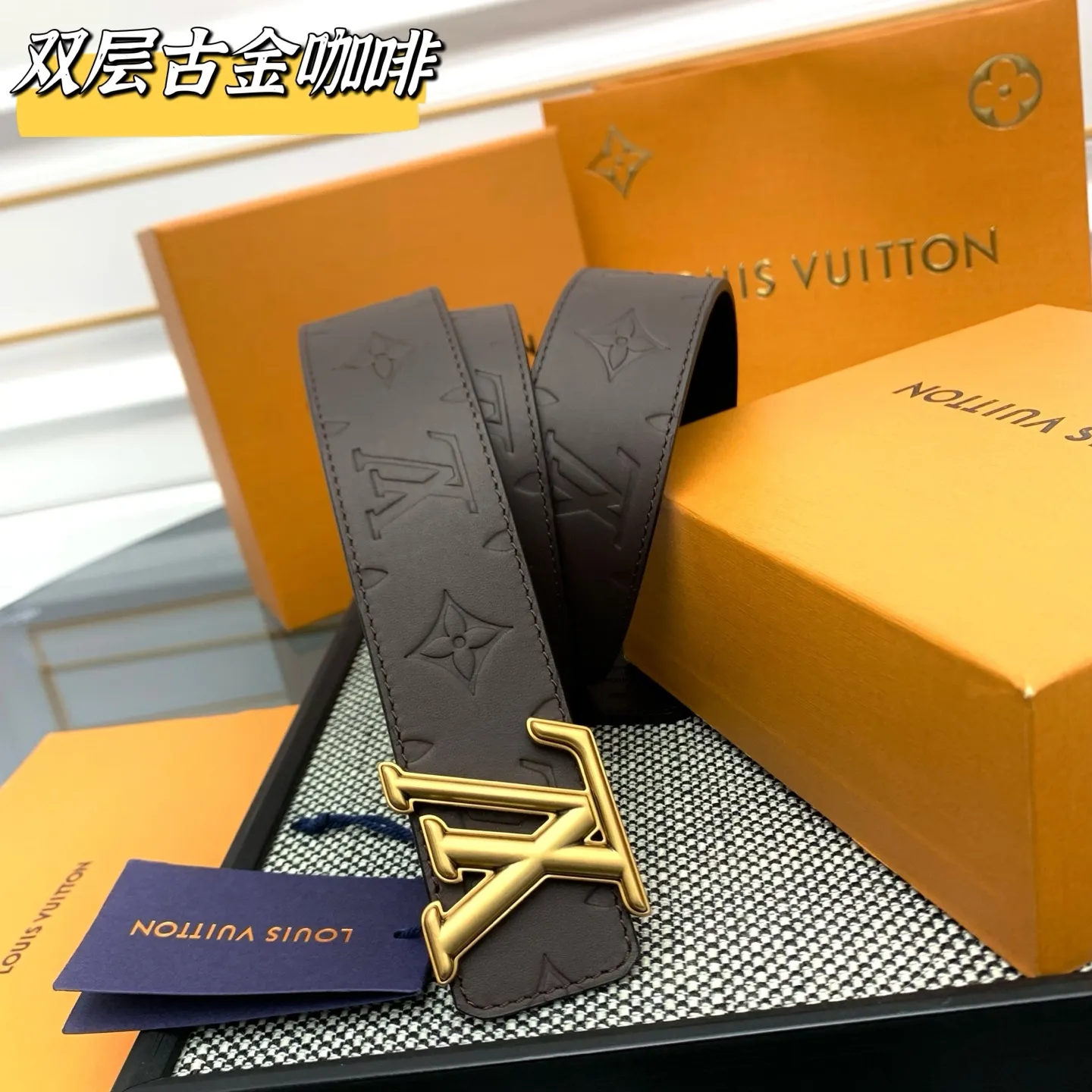 💰480💰Full package💰 💍Purchasing-grade M8842 LV Dimension double-sided waist is made of deep leather with Monogram pattern embossed on it. When flipped over, the delicate and smooth side will appear, revealing a calm charm in elegance. The eye-catching LV letter buckle is outlined in gradient tones, giving the classic design a trendy twist. Width 4.0cm