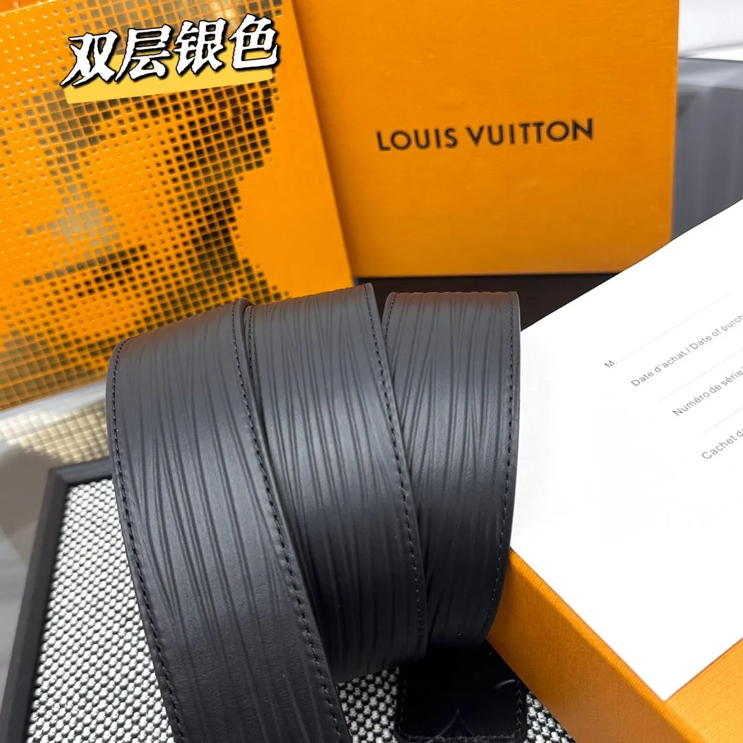 💰480💰Full package💰 💍Purchasing-grade LV Dimension double-sided belt combines creative heritage with gorgeous street style, highlighting the fashion vision of creative director Pharrell Williams. Monogram canvas covers the outer layer, and the LV Dimension metal buckle shimmers with subtle luster, making it possible to express your personality in various occasions.