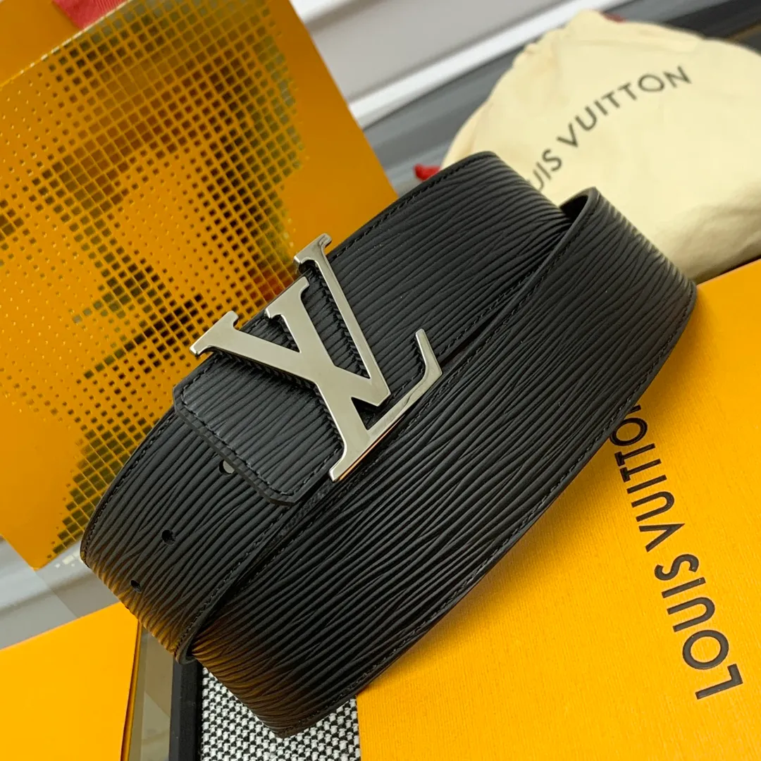 💰480💰Full package💰 💍Purchasing-grade LV⚡️🌹New~🤩Lvjia France🇫🇷Original leather Water-corrugated bottom Matching Italian🇮🇹Imported original leather⚡️🌹Size 4.0cm Premium hardware Imported furnace hardware