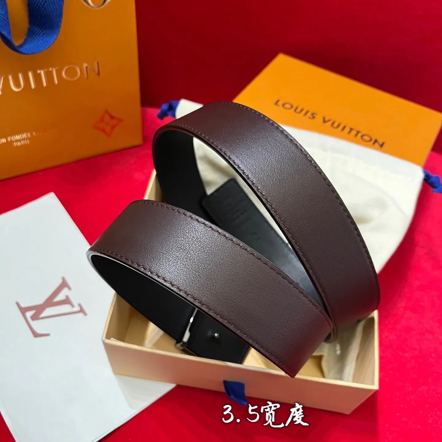 💰560💰Full package💰 💍Purchasing-grade LV⚡️🌹Simple but high-end fashionable✨❗️Donkey brand men’s belt⚡️🌹Width 3.5cm, imported calfskin on both sides, usable on both sides, brand new intricately intertwined exquisite buckles, this is the right choice for those who don’t like exaggerated big logos⚡️🌹