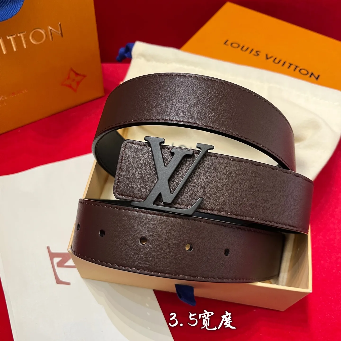 💰560💰Full package💰 💍Purchasing-grade LV⚡️🌹Simple but high-end fashionable✨❗️Donkey brand men’s belt⚡️🌹Width 3.5cm, imported calfskin on both sides, usable on both sides, brand new intricately intertwined exquisite buckles, this is the right choice for those who don’t like exaggerated big logos⚡️🌹
