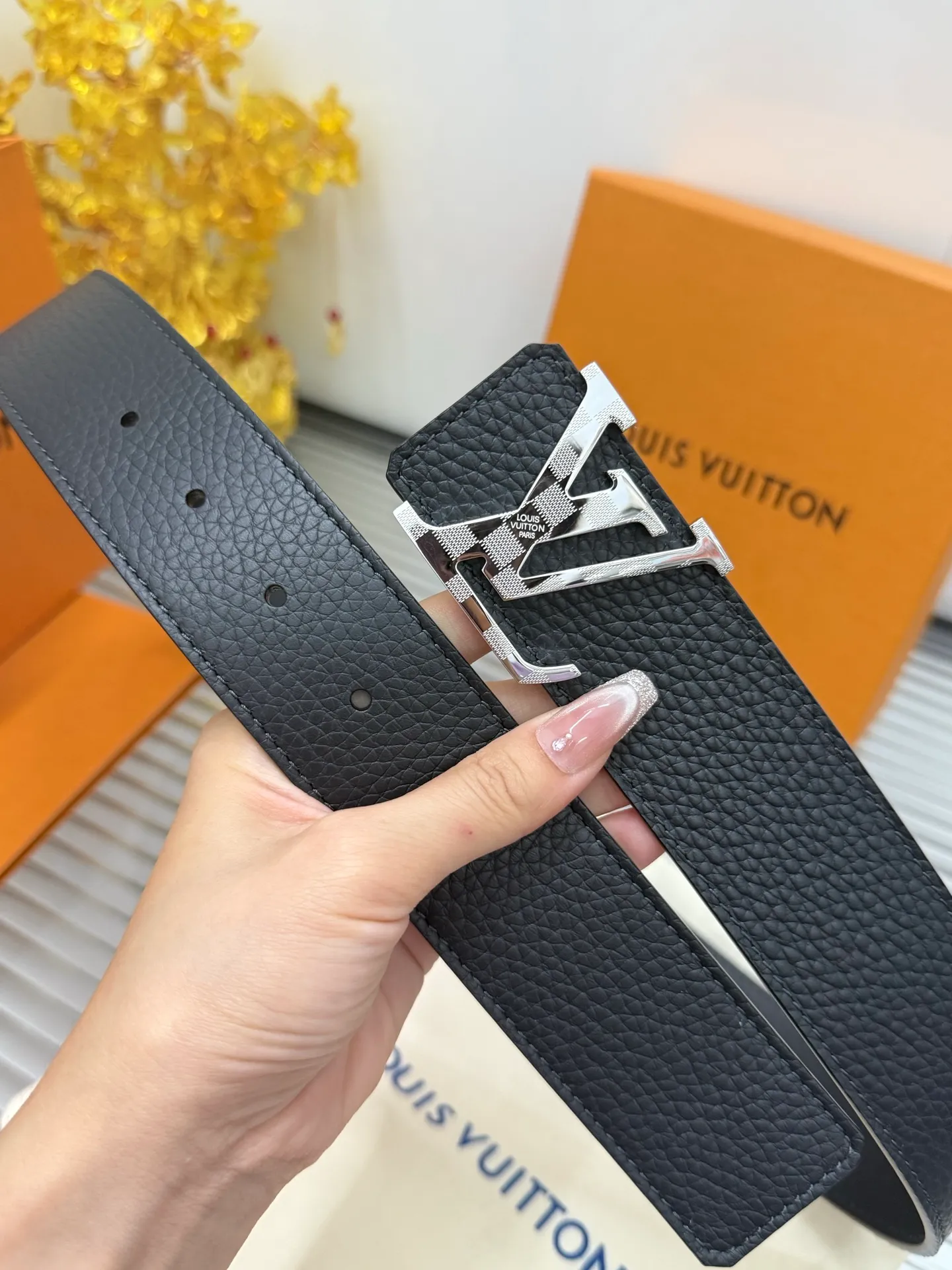 ✅Width: 𝟰.𝟬𝗰𝗺 ❑ Louis Vuitton can be used on both sides. Original imported lychee calfskin/plain + high-quality pure copper hardware buckle💰480