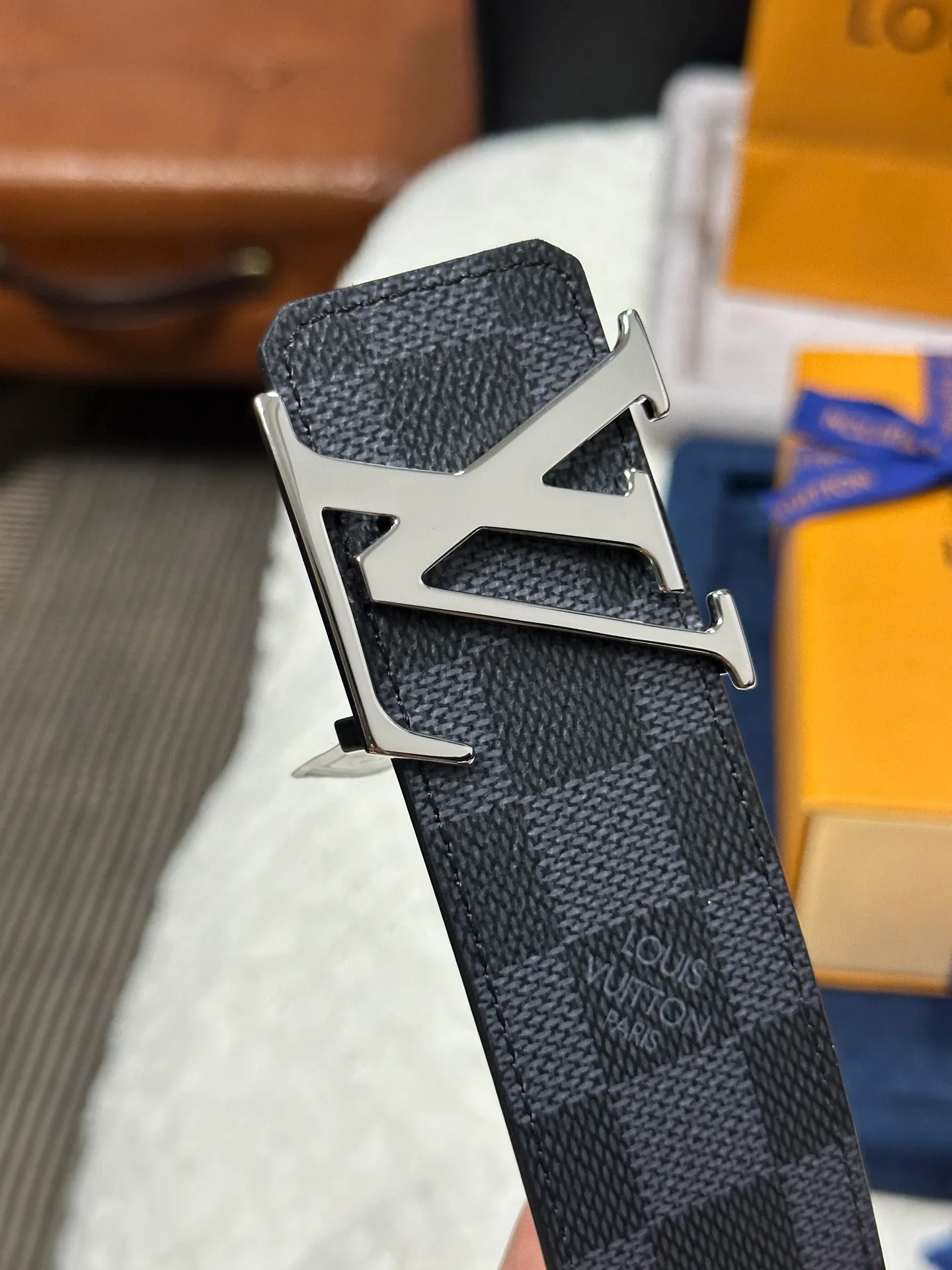 💰440💰Full set of packaging💰 💍purchase grade LV Louis Vuitton M0213 black and gray checkerboard width 4.0cm high-quality LV buckle