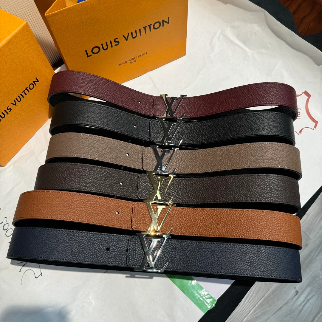 💰480💰Full package💰 💍Purchasing-grade LV luxury modern Taurillon leather, decorated with the brand's iconic LV initials, simple and elegant style. The belt is soft and strong, suitable for both formal wear (such as formal wear) and casual wear, and is highly practical. Width 4.0cm