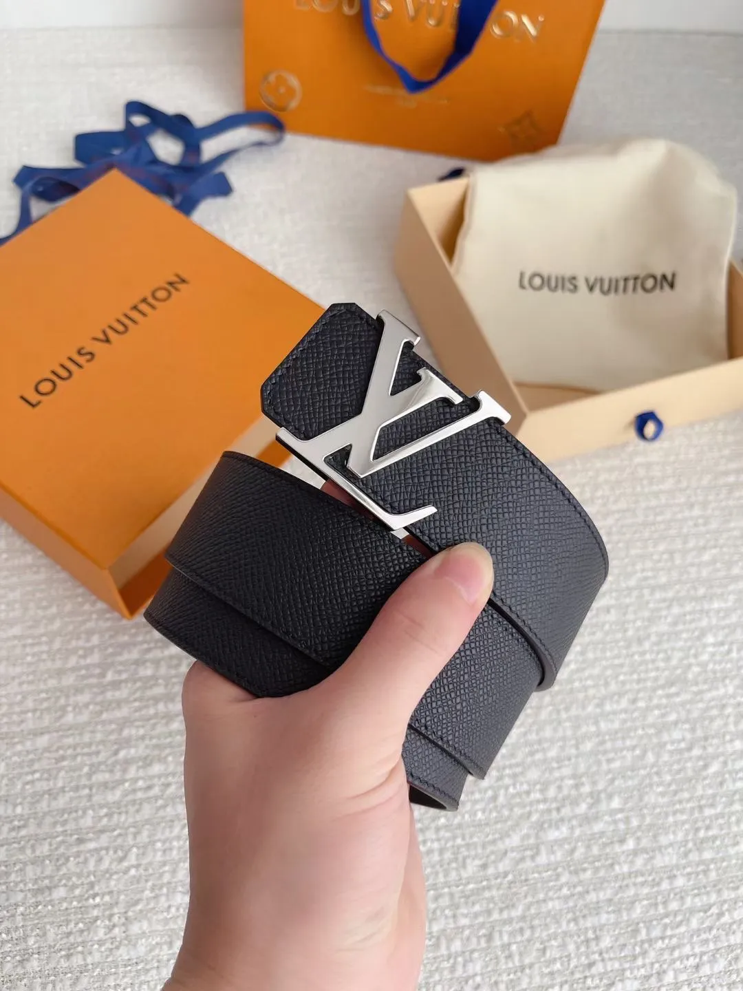 💰480💰Full package💰 💍Purchase level L0UIS VUITT0N (LV)⚡️🌹Men's counter quality palm print belt, width 4.0cm, equipped with stainless steel letter buckle, buckle head can be matched as you like ~ double-sided calfskin design, soft leather, delicate and comfortable feel