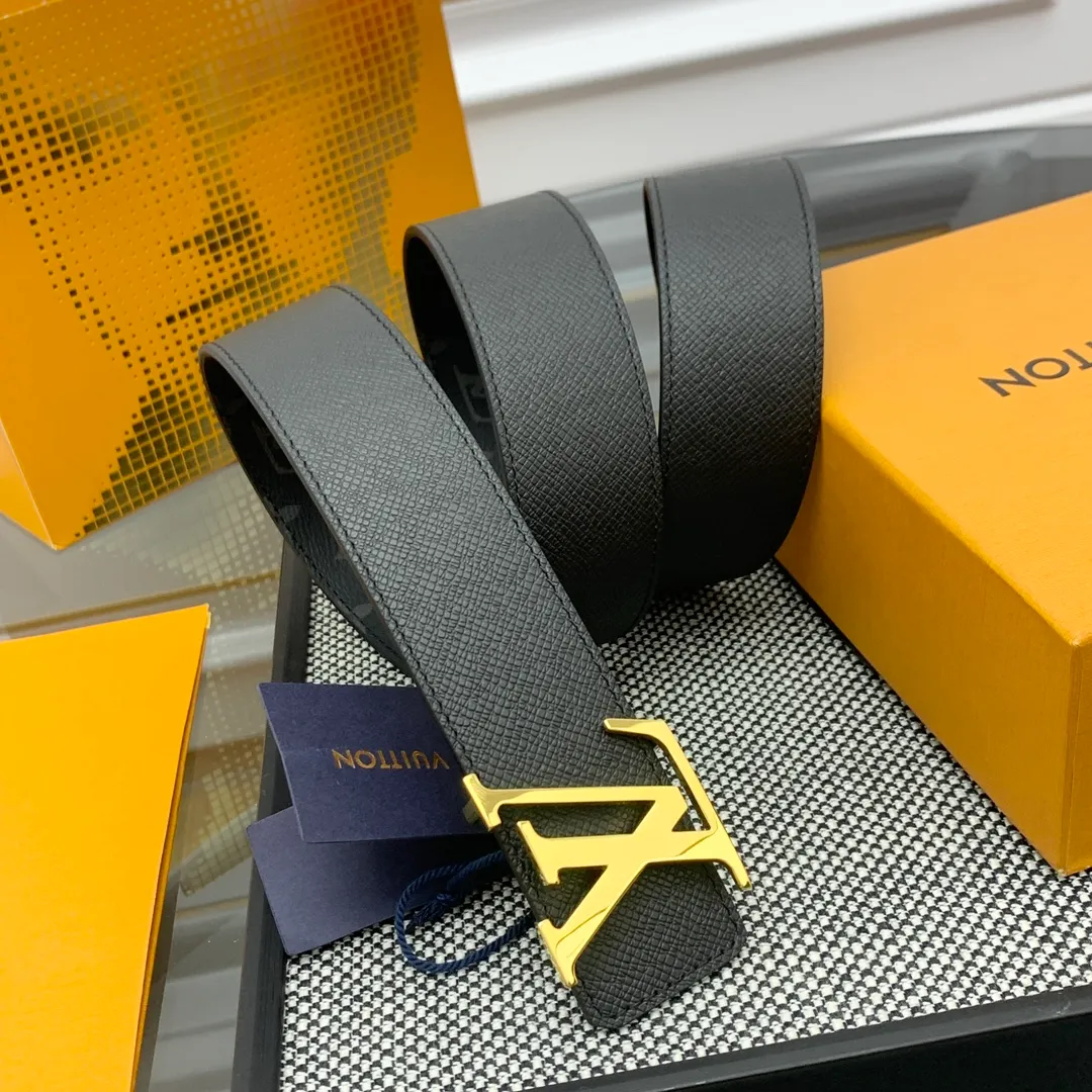 💰440💰Full package💰 💍Purchasing-grade Lv donkey brand👀⚡️🌹New men's belt Width 4cm Customized canvas fabric decorated with new pattern effect (pure color) ⚡️🌹Set off the imported calfskin color base Paired with exquisite letter buckle, great feel ⚡️🌹