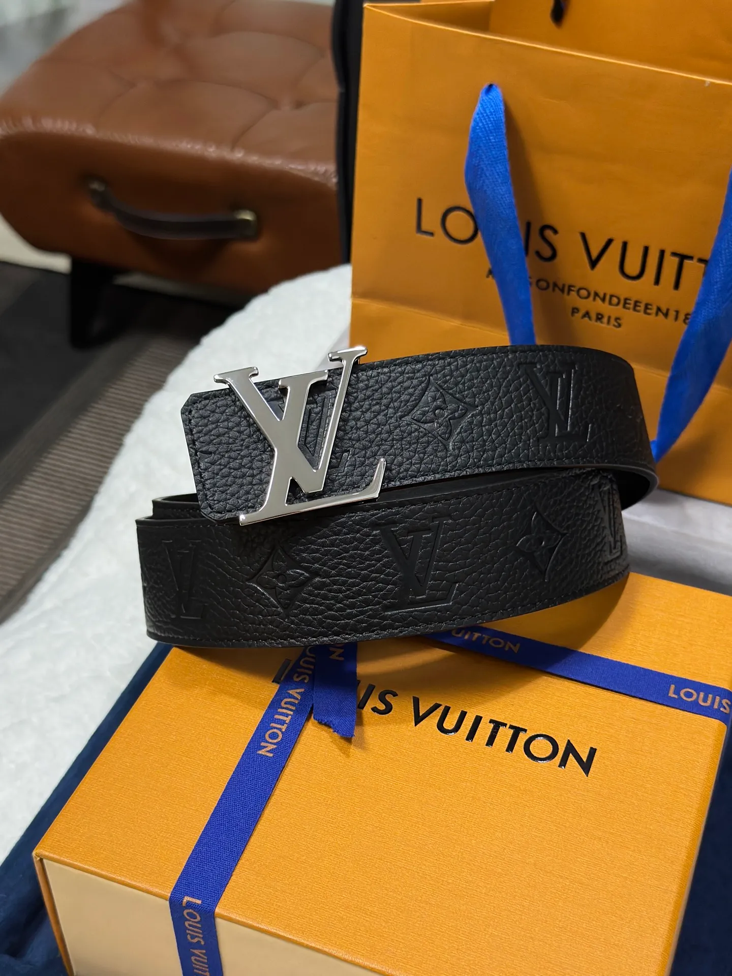 💰480💰Full set of packaging💰 💍Purchasing-grade LV Louis Vuitton M0424, double-sided, thick lychee embossed, width 4.0cm, high-quality LV buckle