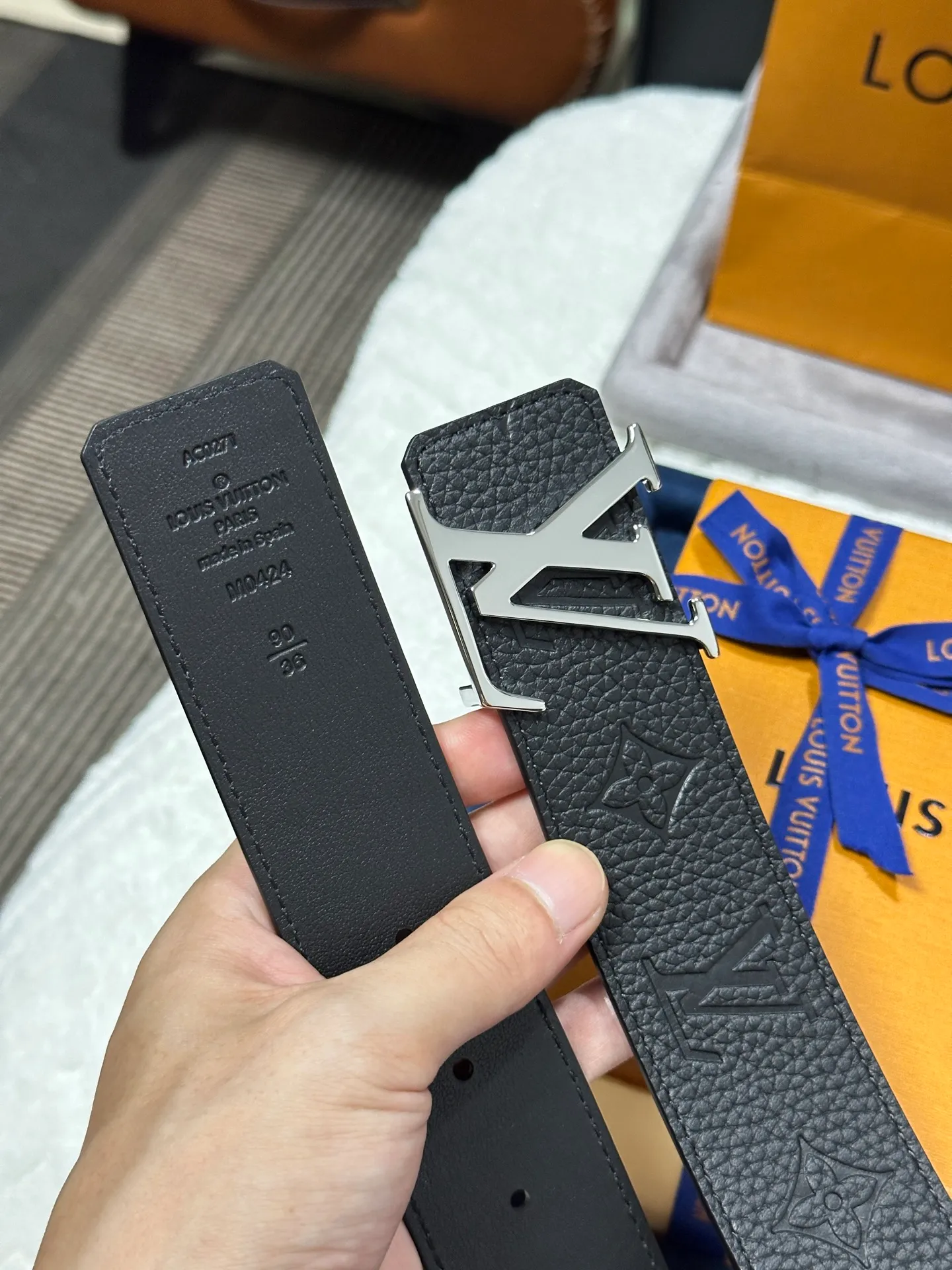 💰480💰Full set of packaging💰 💍Purchasing-grade LV Louis Vuitton M0424, double-sided, thick lychee embossed, width 4.0cm, high-quality LV buckle