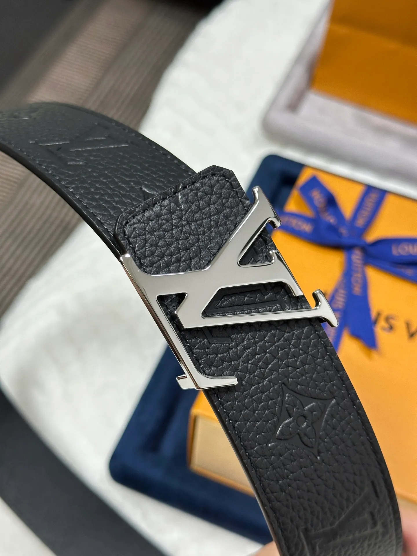 💰480💰Full set of packaging💰 💍Purchasing-grade LV Louis Vuitton M0424, double-sided, thick lychee embossed, width 4.0cm, high-quality LV buckle