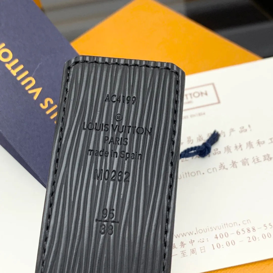 💰480💰Full package💰 💍Purchasing-grade LV⚡️🌹New~🤩Lvjia France🇫🇷Original leather Water-corrugated bottom Matching Italian🇮🇹Imported original leather⚡️🌹Size 4.0cm Premium hardware Imported furnace hardware